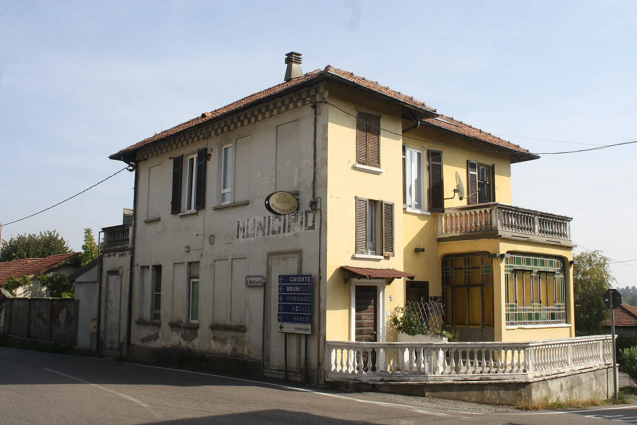 Photo showing: L'ex municipio di Sumirago, in provincia di Varese.