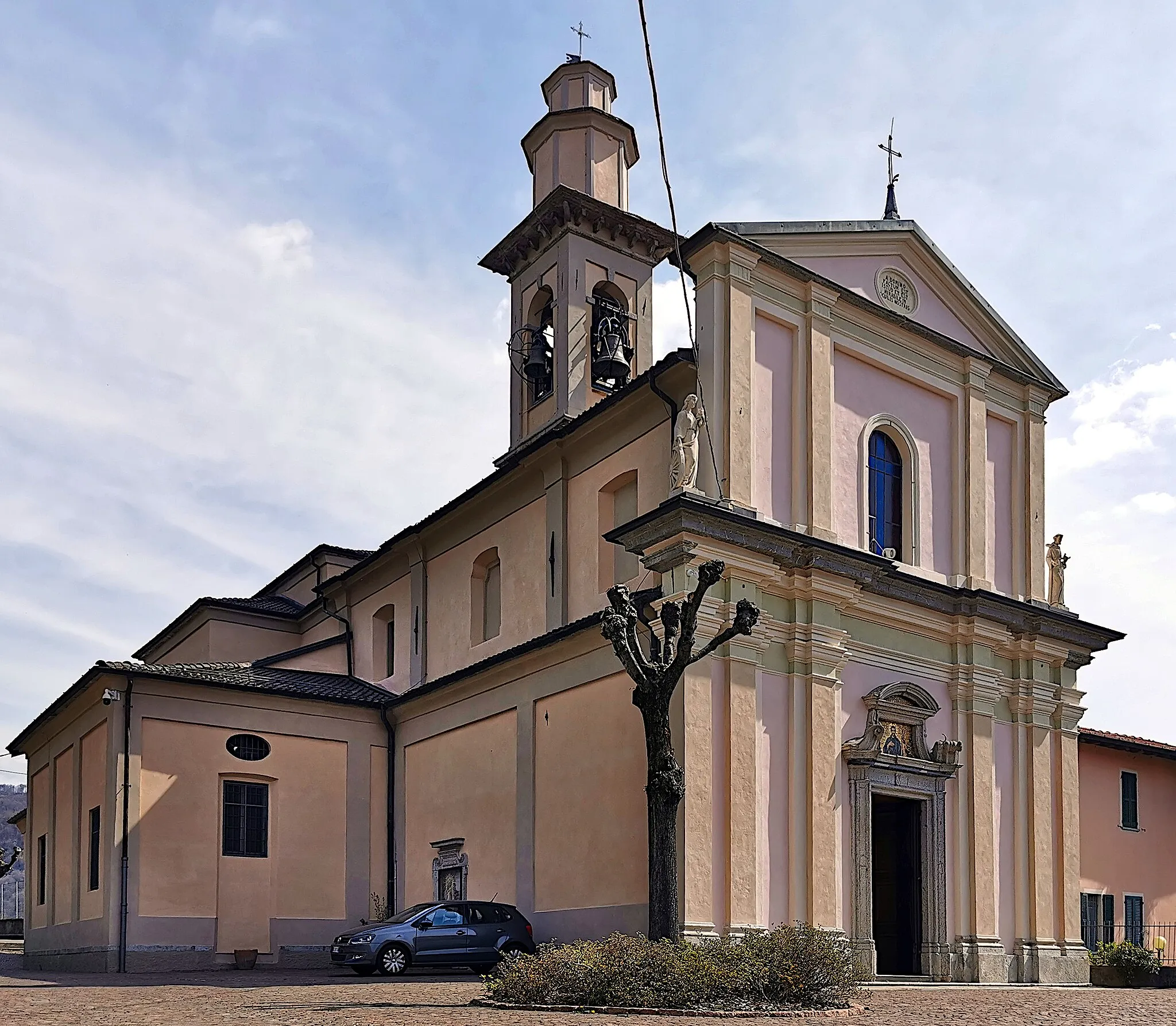 Photo showing: Chiesa di San Giulio a Cugliate (comune di Cugliate-Fabiasco)