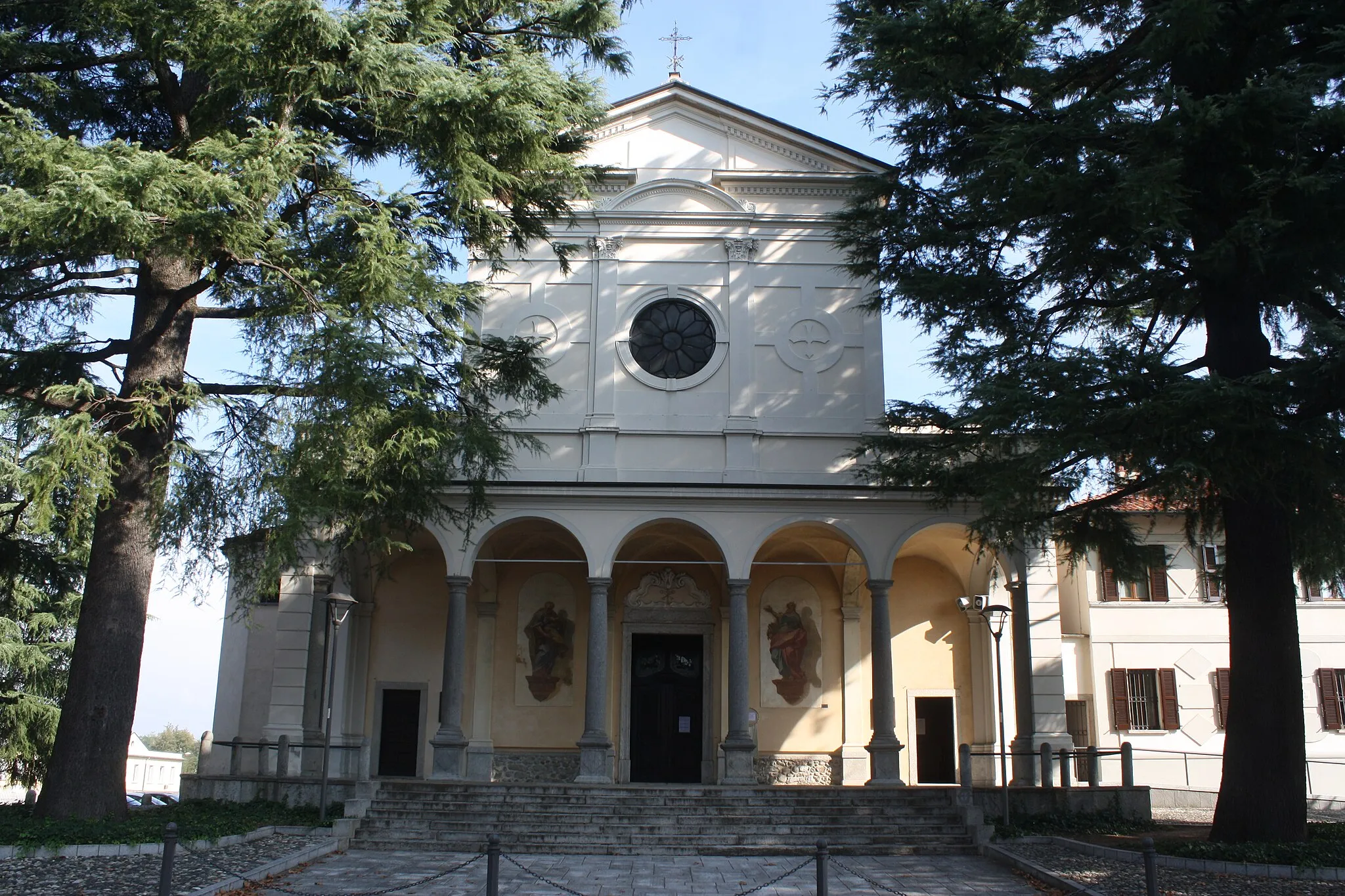 Photo showing: La chiesa dei Santi Pietro e Paolo a Daverio, in provincia di Varese.