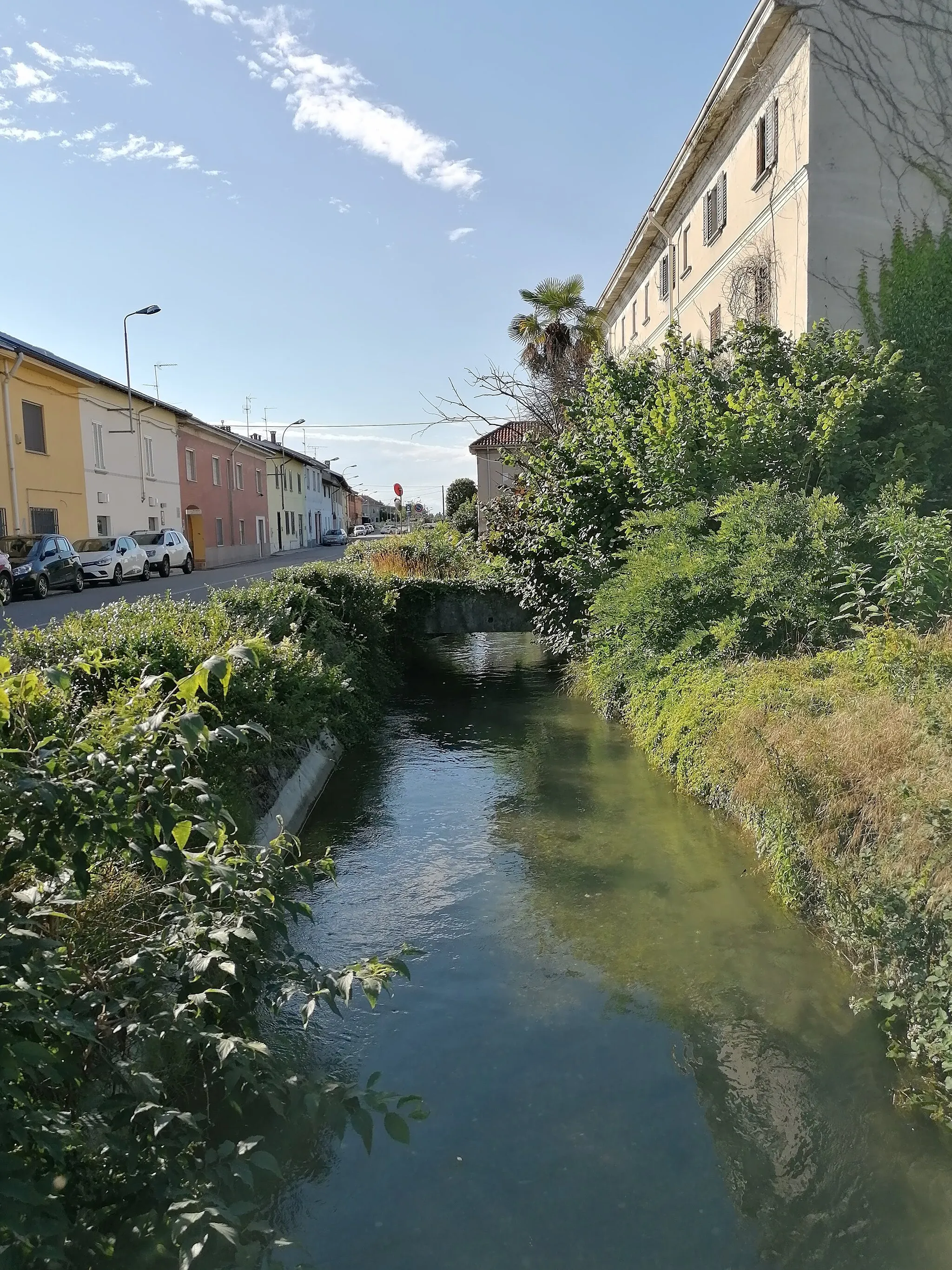 Photo showing: Il naviglio di Molino del Conte (Cassolnovo) in Via Trento.