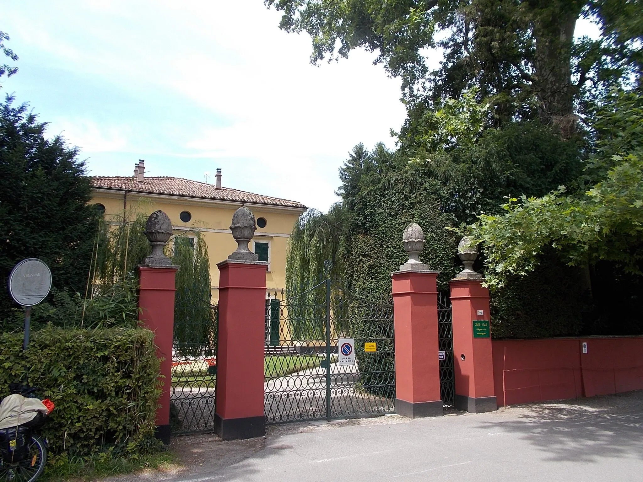 Photo showing: Villanova sull'Arda - Villa Verdi