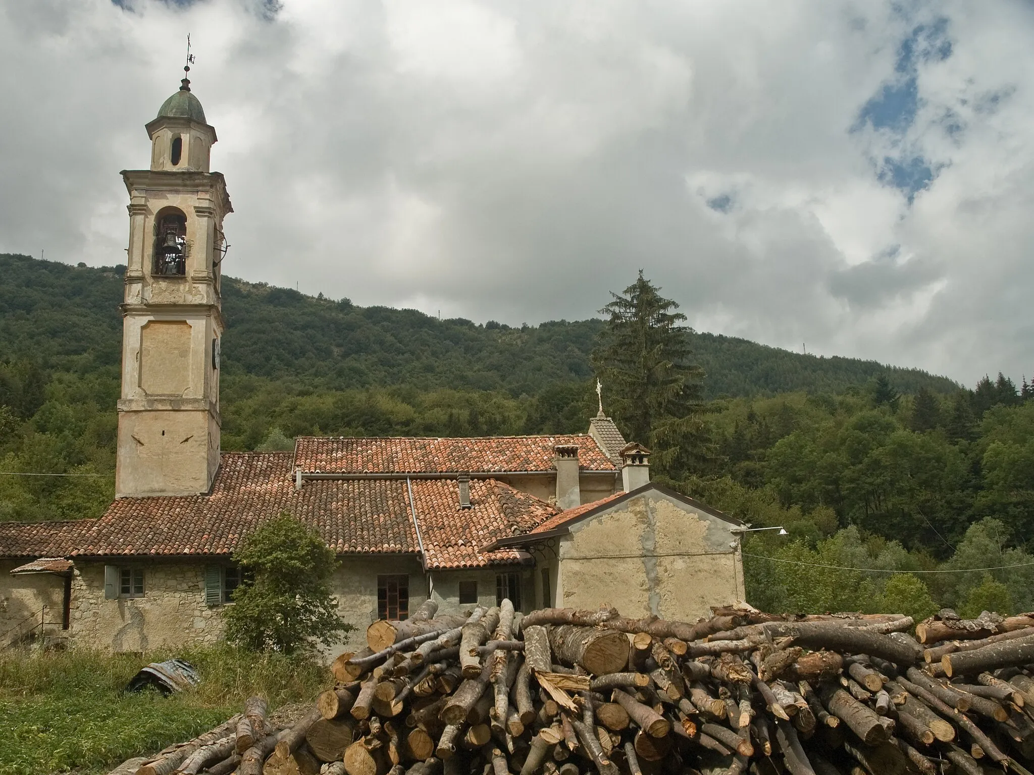 Photo showing: Wiew of the church - Bruggi - Fabbrica Curone (AL) - Italy