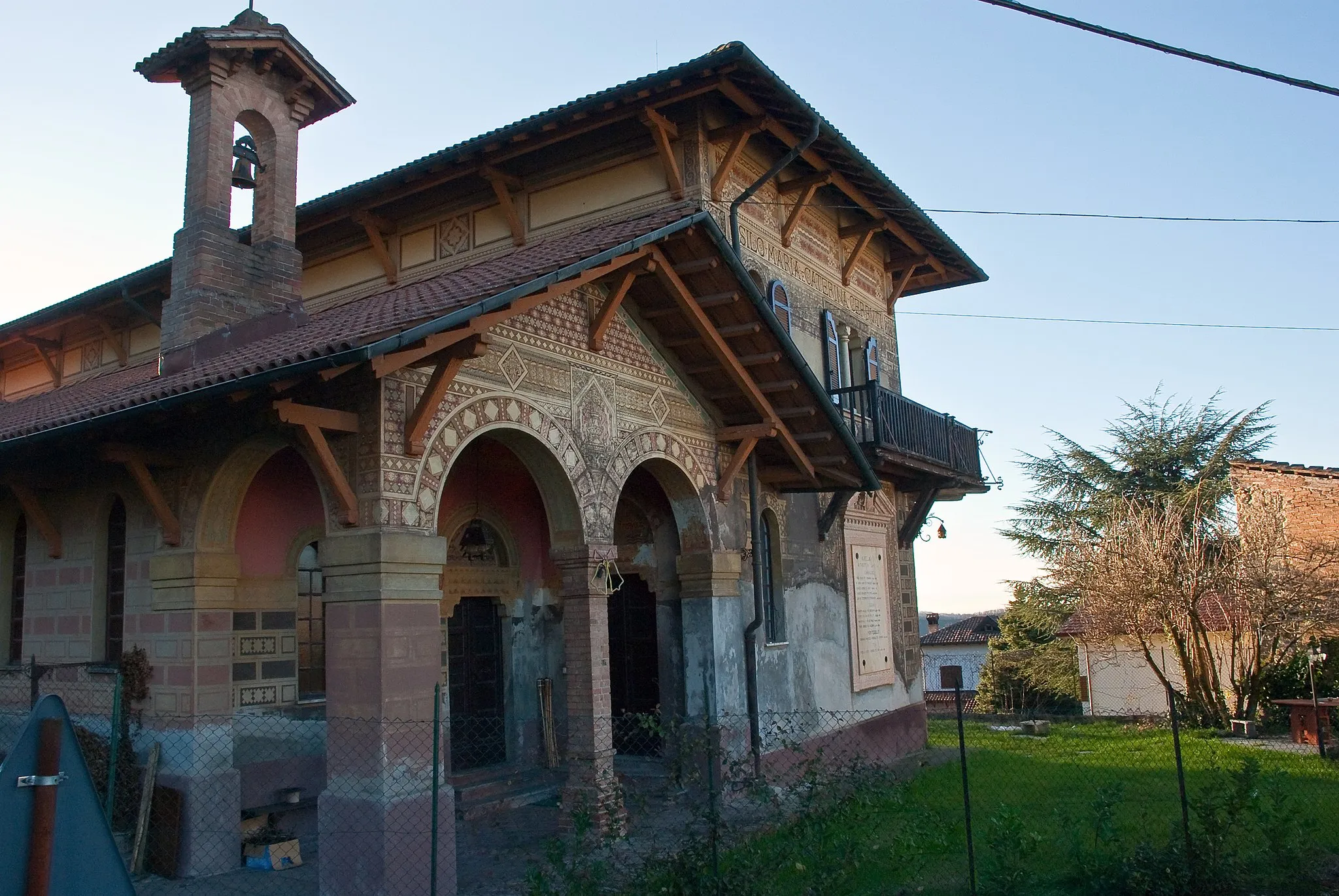 Photo showing: Ex asilo opera dell'Architetto Coppedè donato al paese dalla famiglia Ceutti