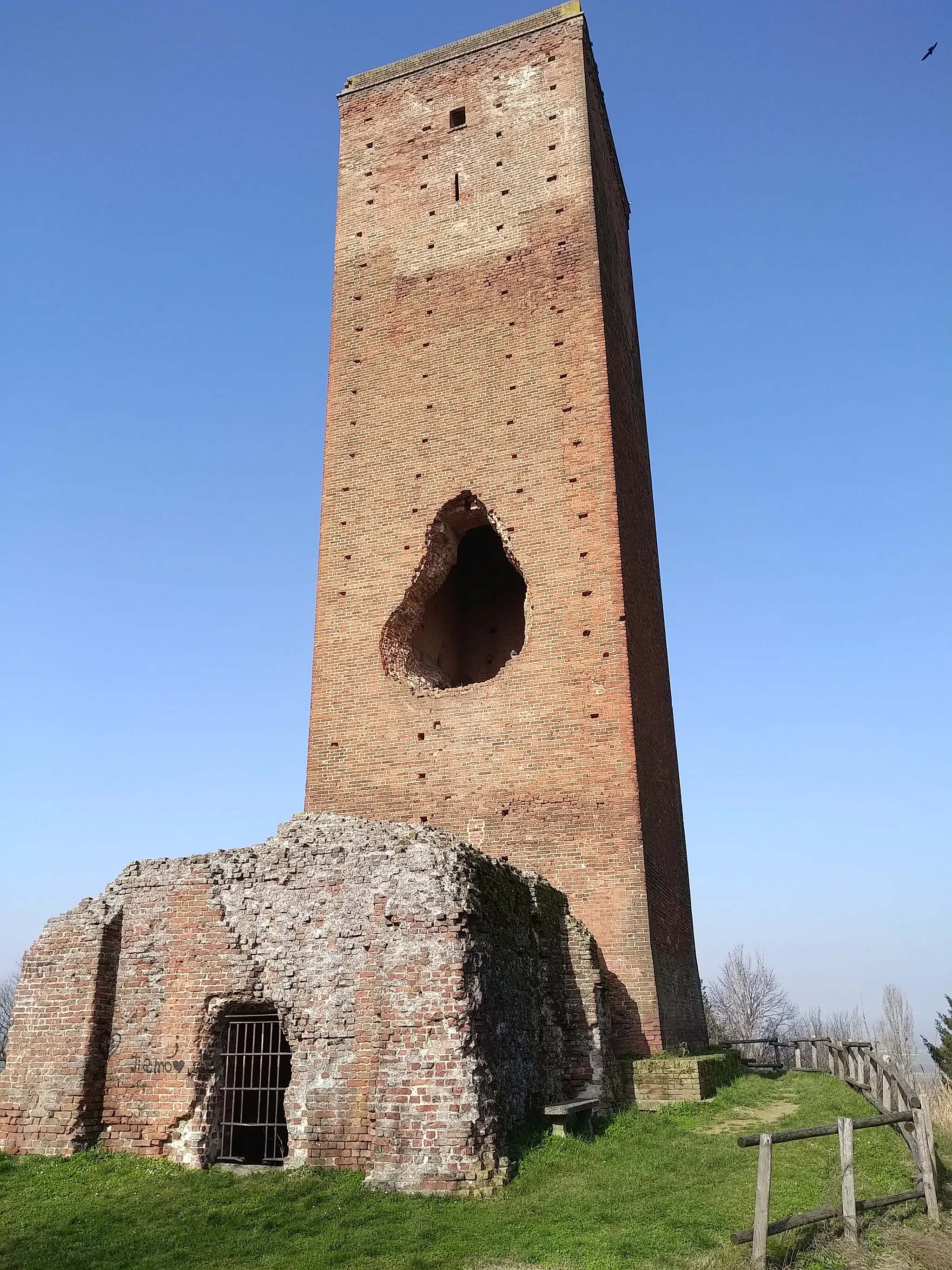 Photo showing: Paleologa tower - San Salvatore Monferrato (Italy)