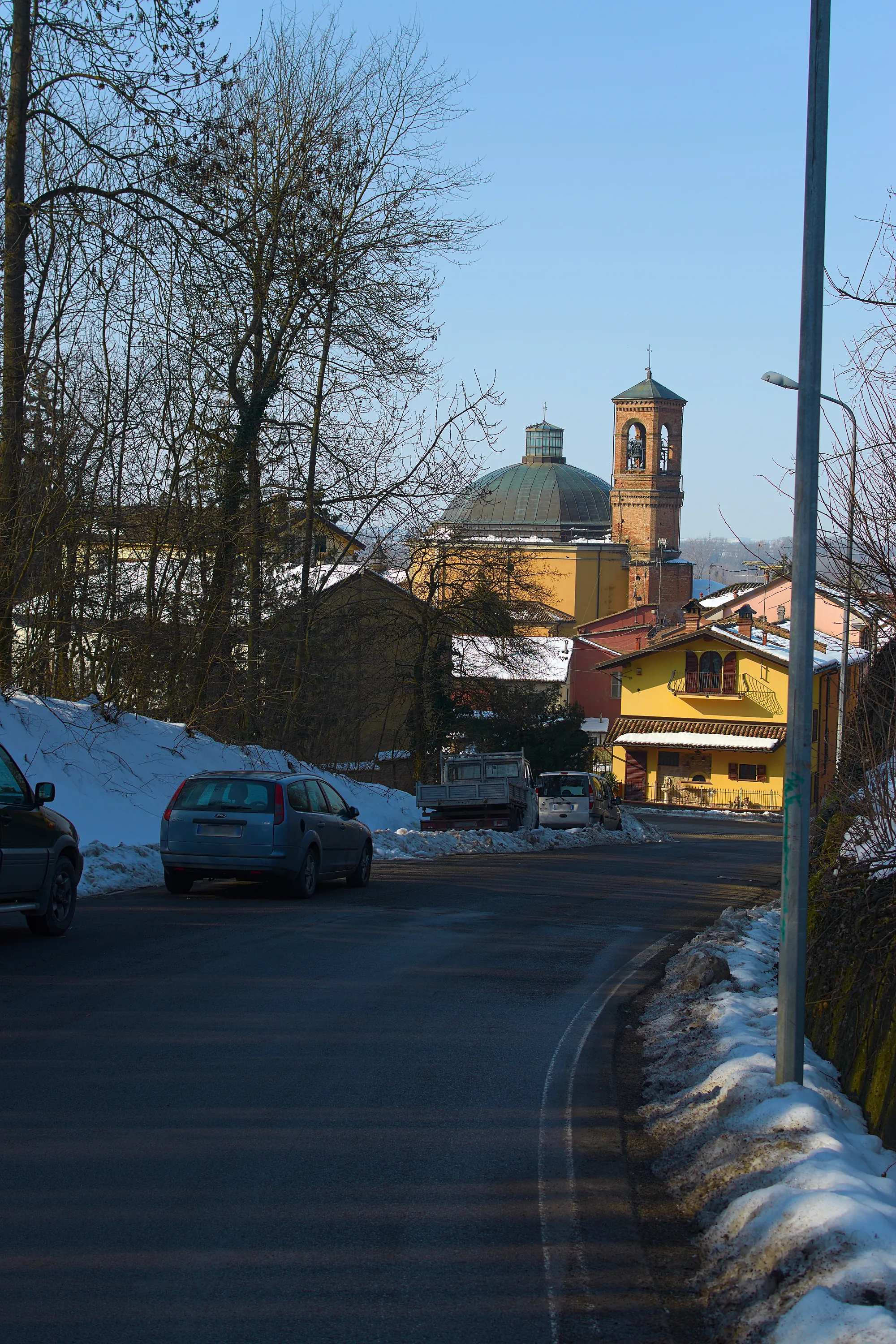 Photo showing: Villalvernia, la provinciale che scende verso la statale dei Giovi