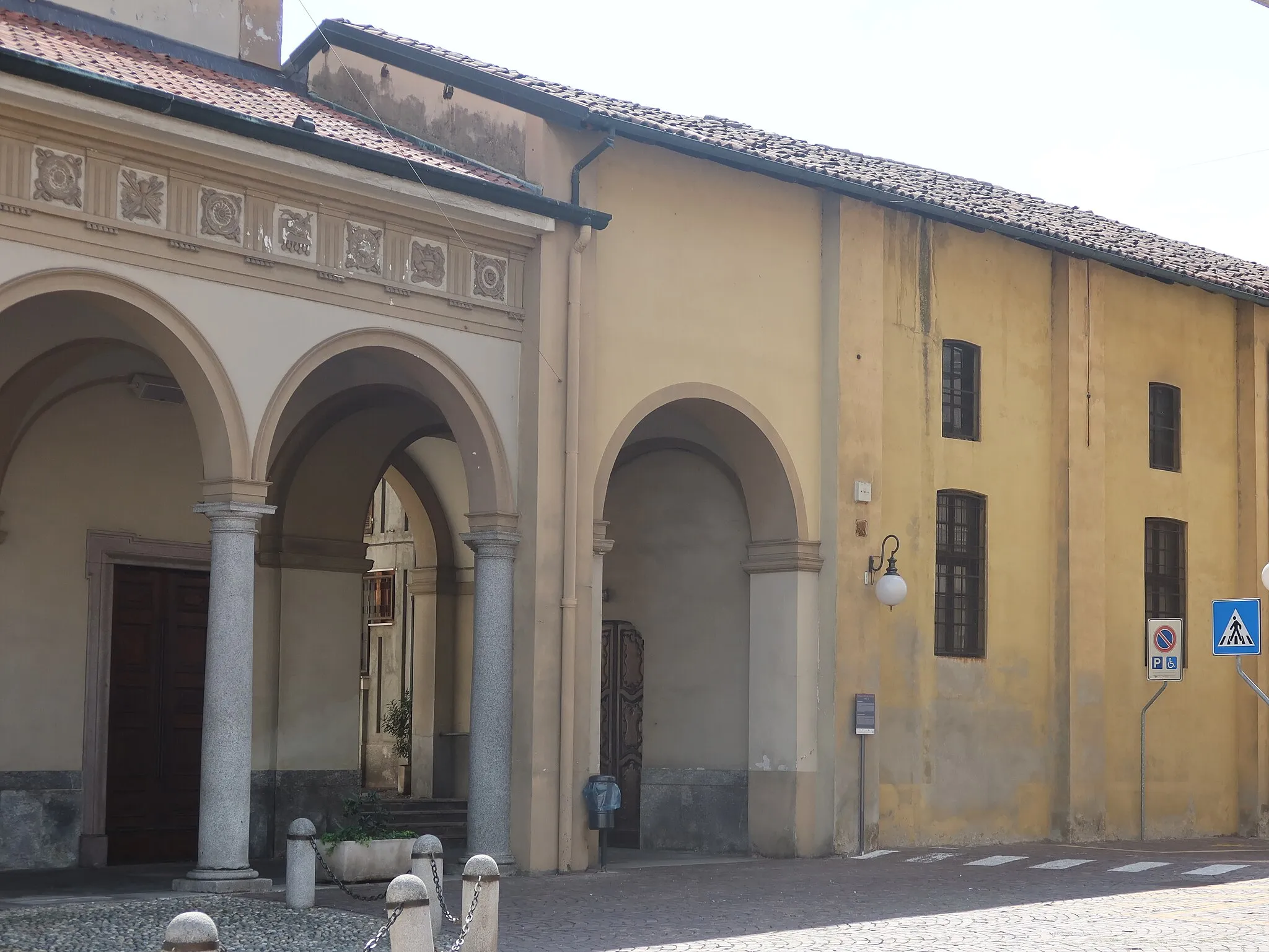 Photo showing: Trecate Oratorio di Santa Maria del Gonfalone