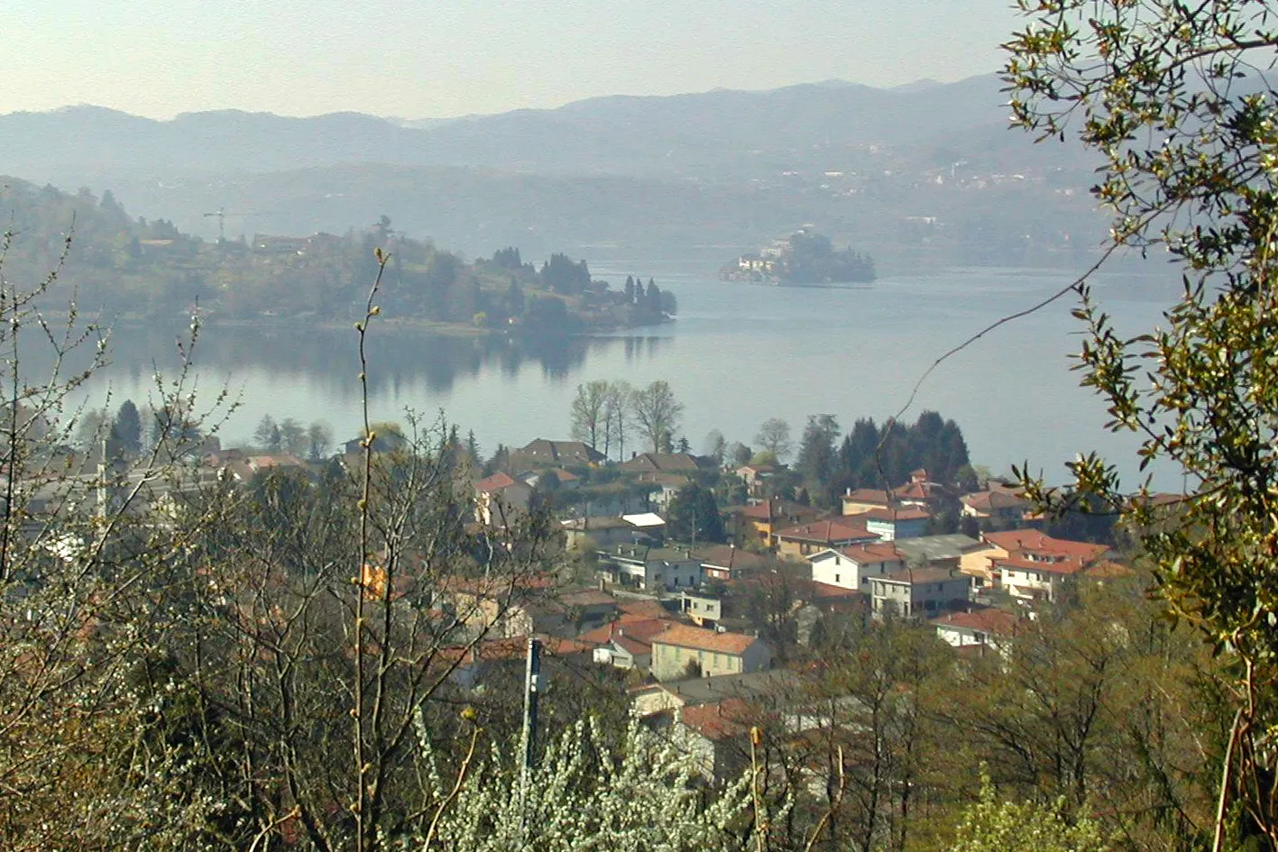 Photo showing: Pettenasco (provincia di Novara); foto di Pierluigi Tracanzan