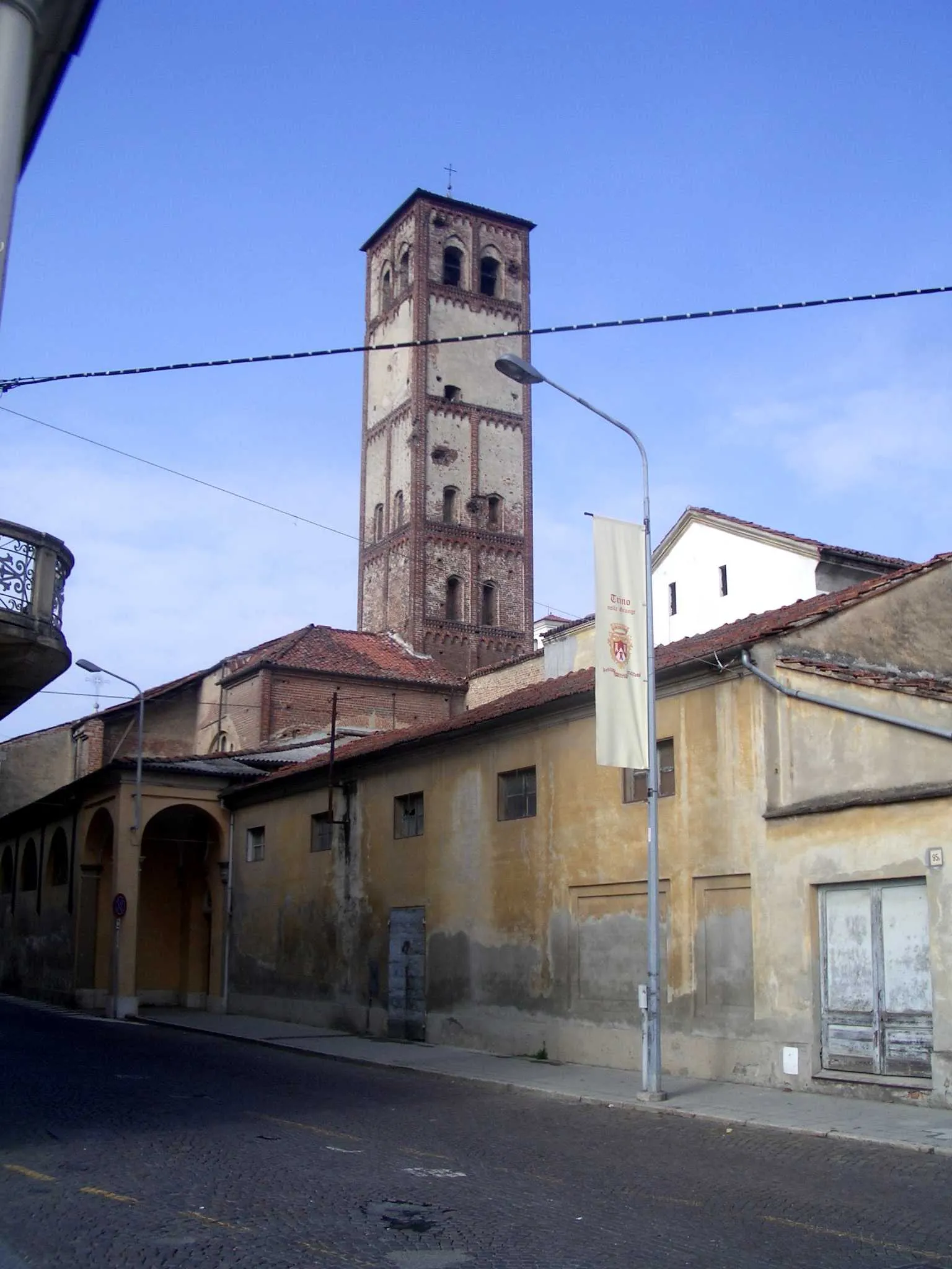 Photo showing: View of the town with campanile of St. Dominic church; Trino, Vercelli, Italy
