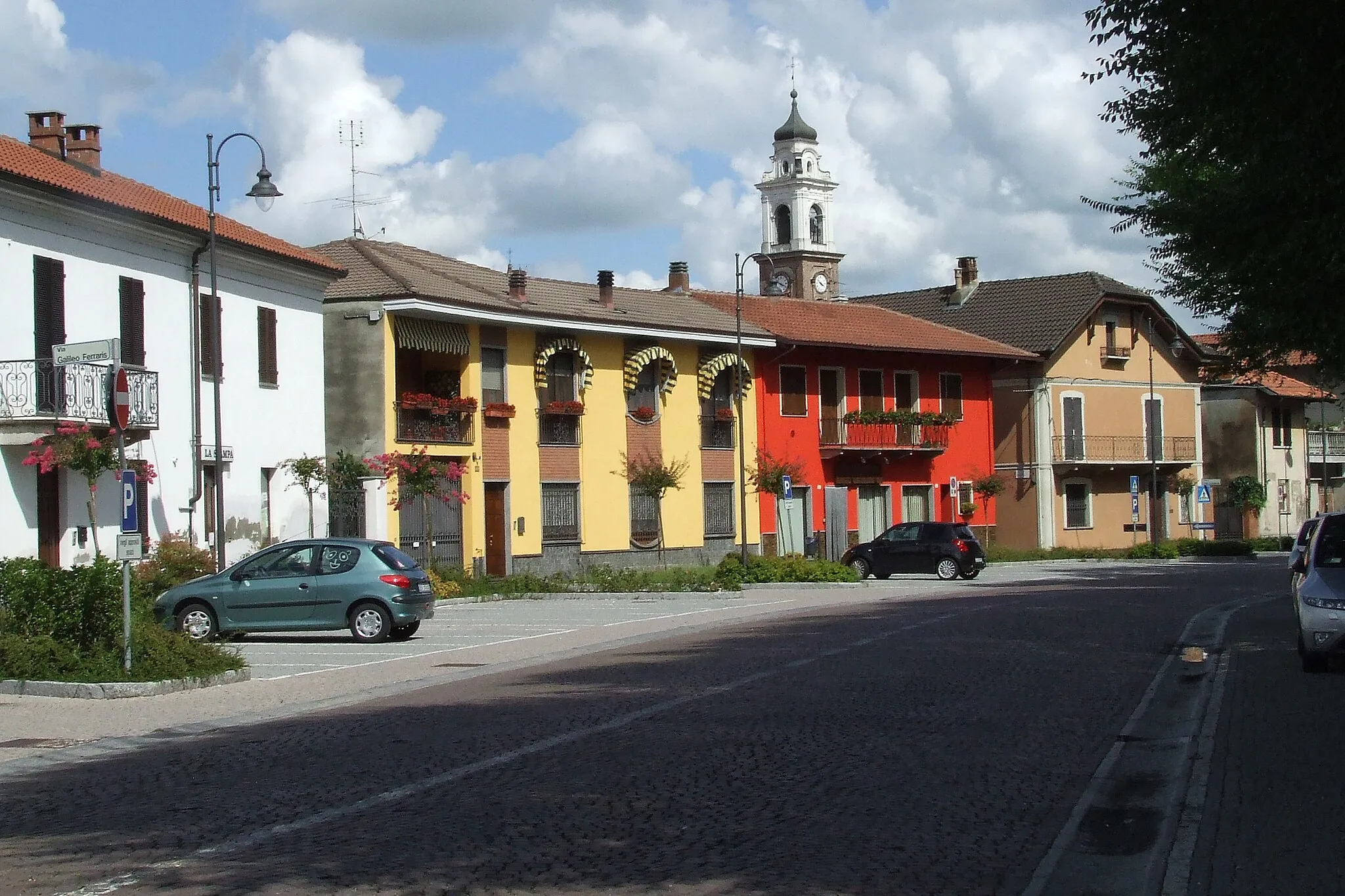 Photo showing: Tronzano Vercellese - Corso Vittorio Emanuele II