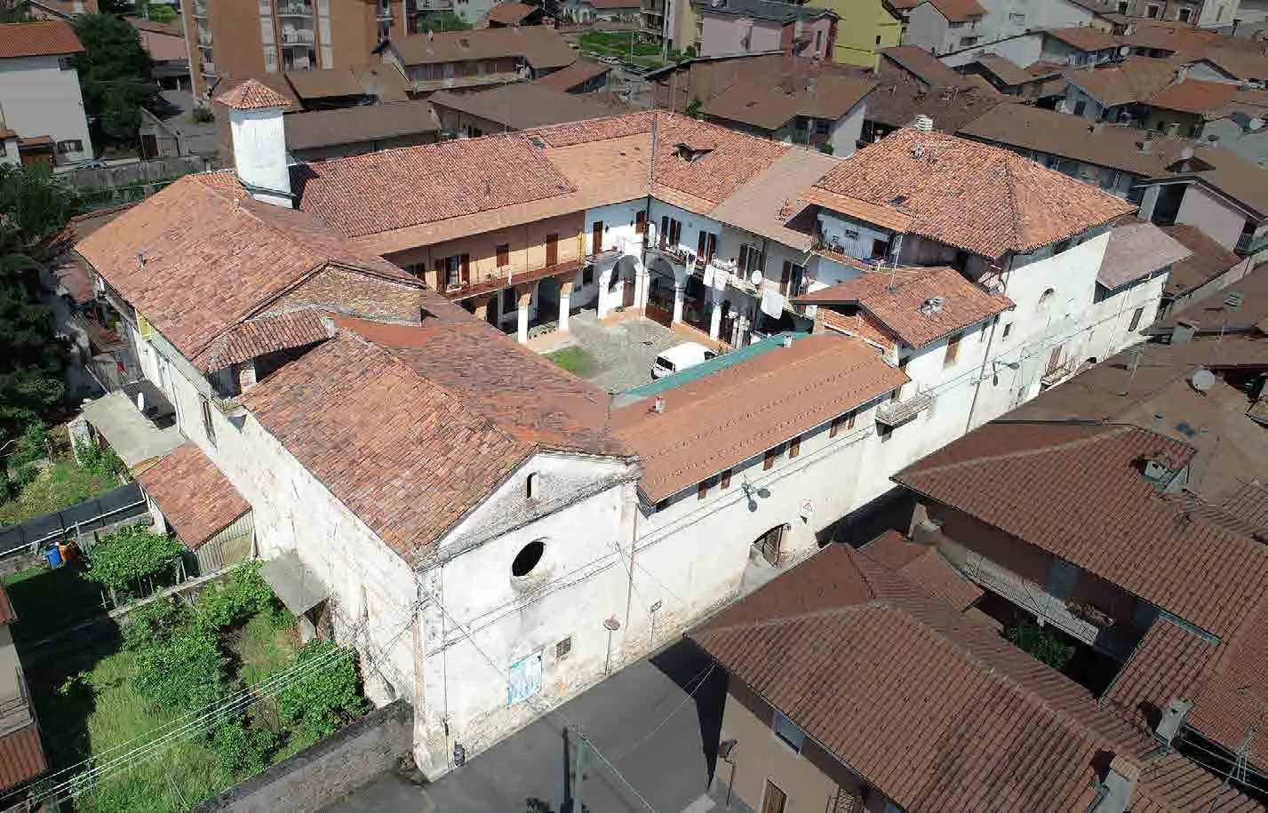 Photo showing: Fotografia scattata dal drone dell'ex monastero della Beata Vergine dei Sette Dolori di Gattinara