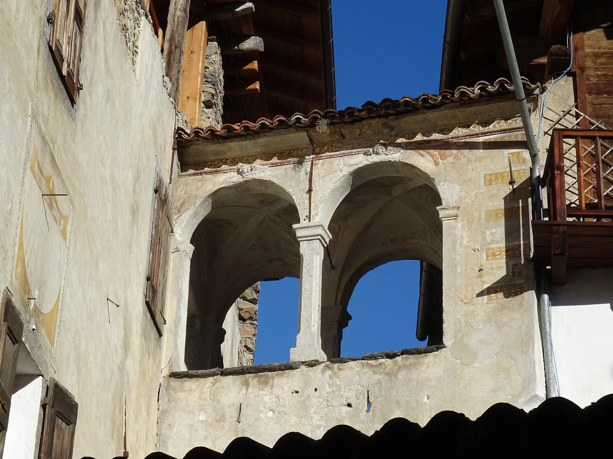 Photo showing: Cimego, quarter of Quartinago (Borgo Chiese, Trentino, Italy) - Walkway with porch