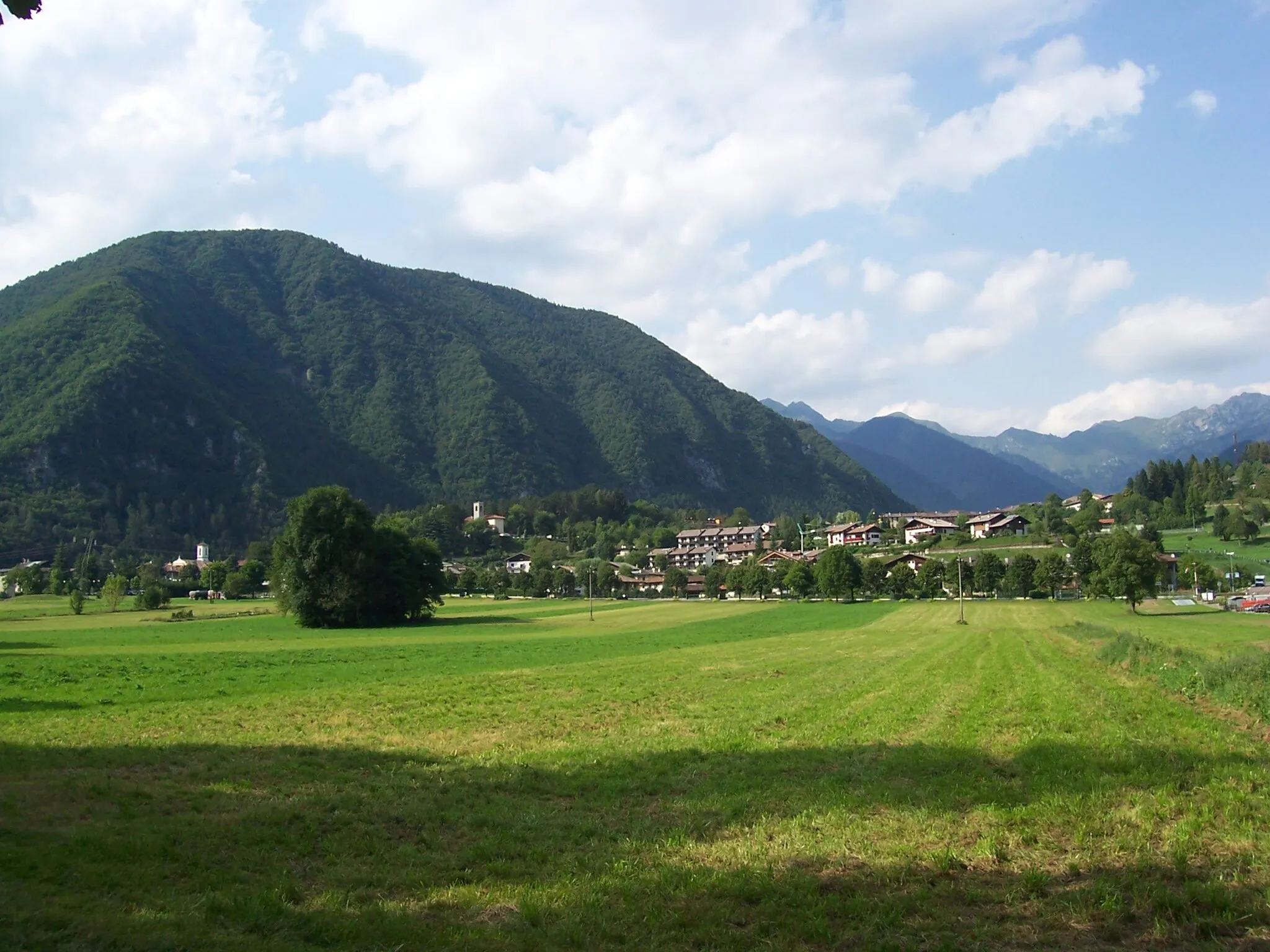 Photo showing: Municipality Bezzecca in Ledro Valley (Valle di Ledro), South-Eastern View