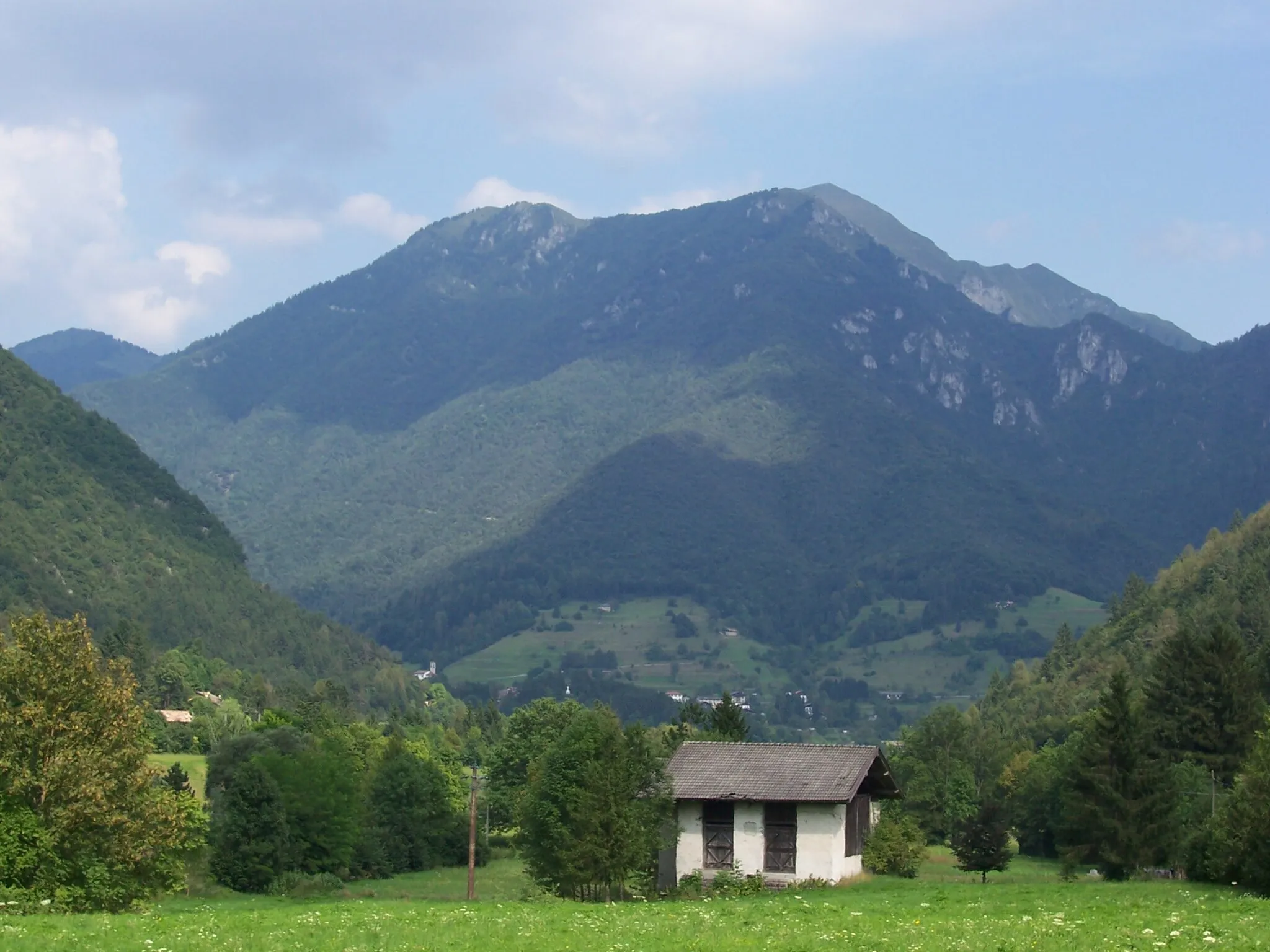 Photo showing: Bezzecca vista da Santa Lucia