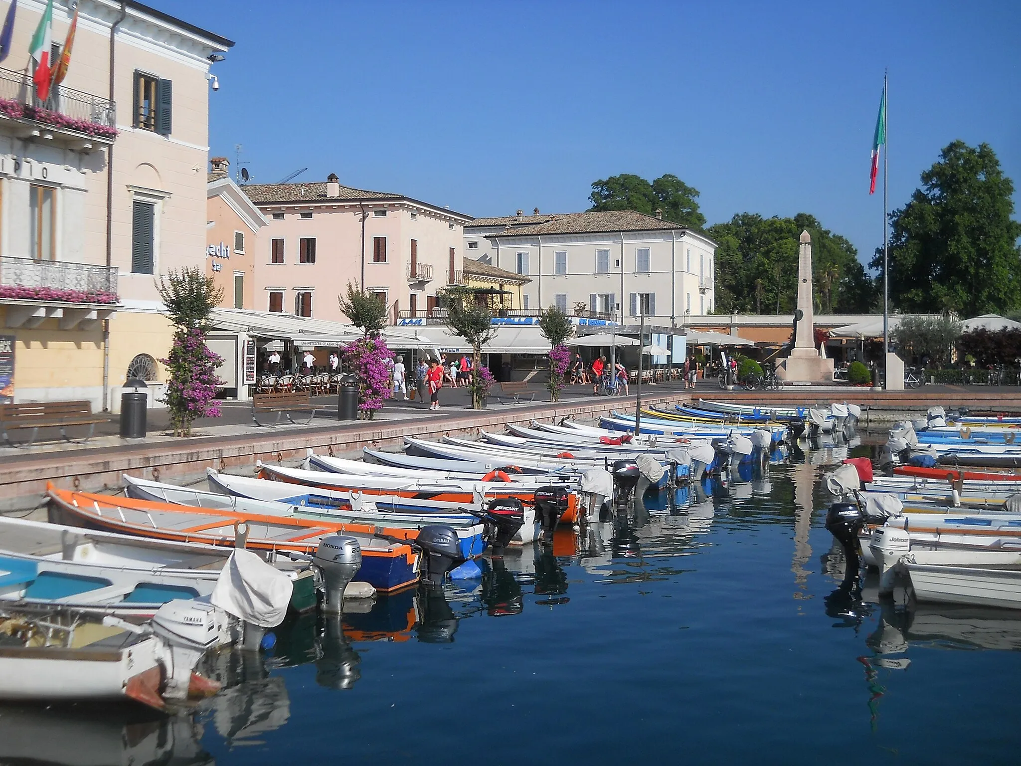 Photo showing: Vecchio porticciolo di Bardolino