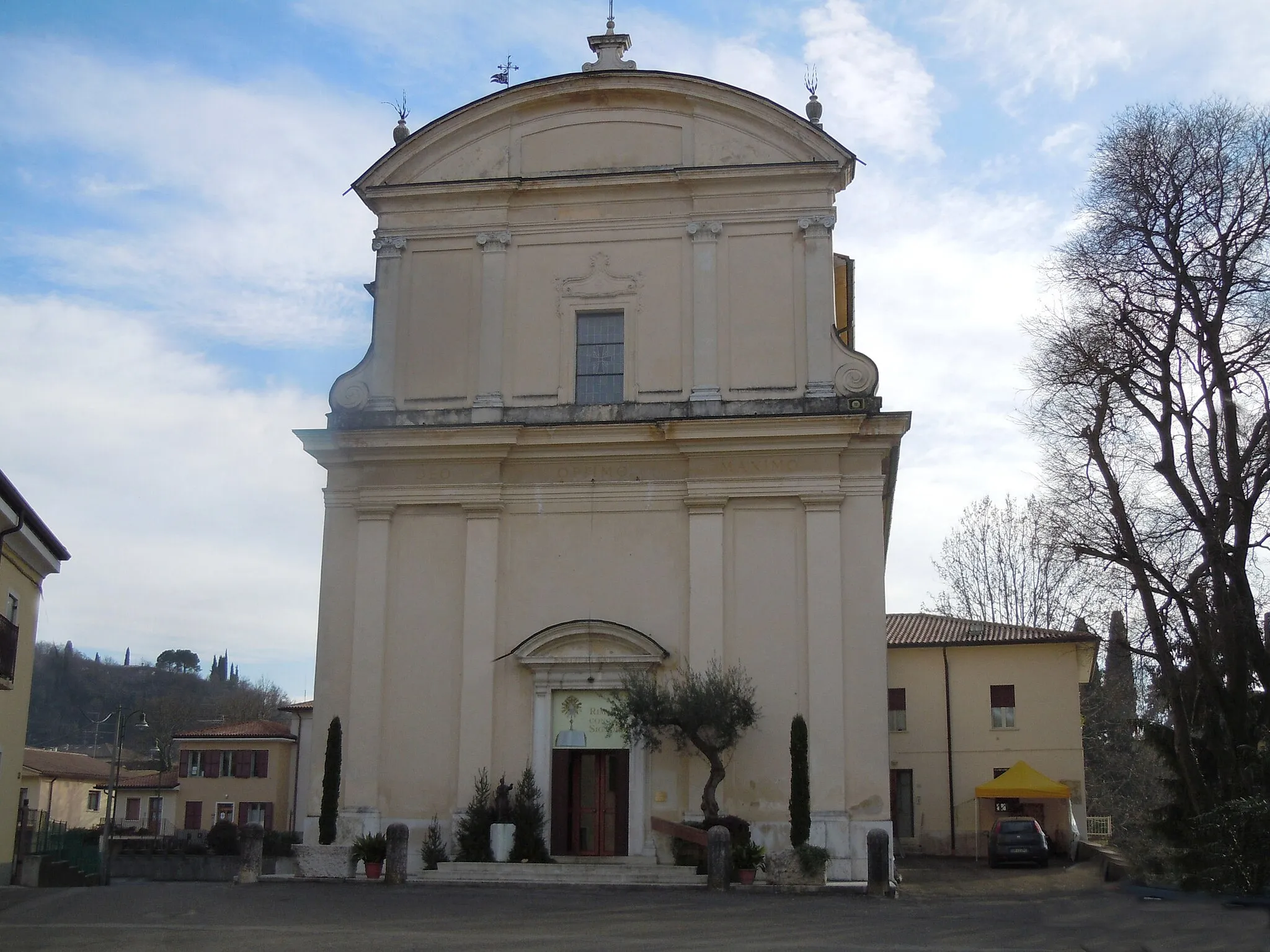 Photo showing: Pastrengo, chiesa parrocchiale dell'Esaltazione della Santa Croce .