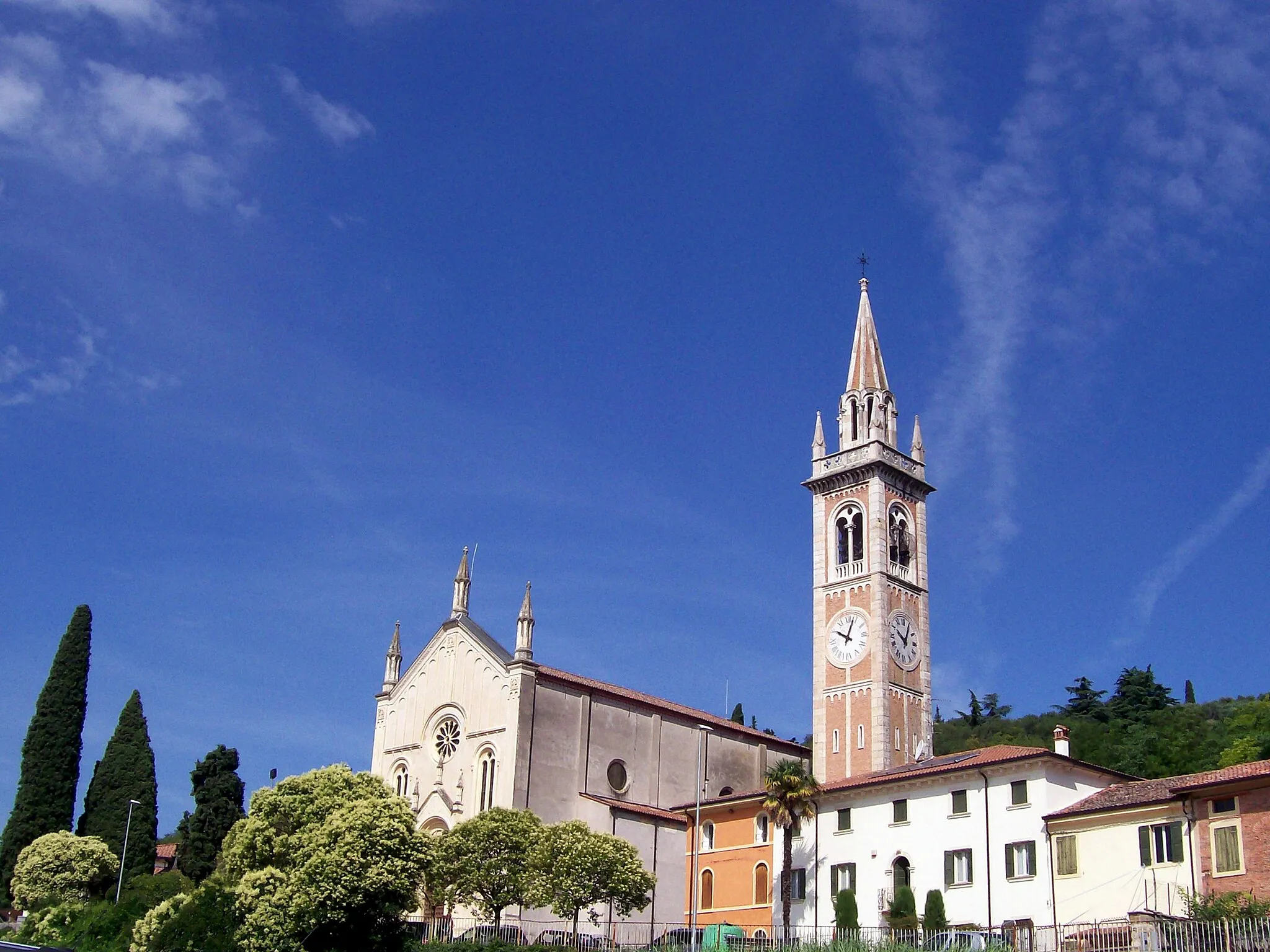 Photo showing: Chiesa parrocchiale di S. Maria Assunta in Mezzane di Sotto (VR).