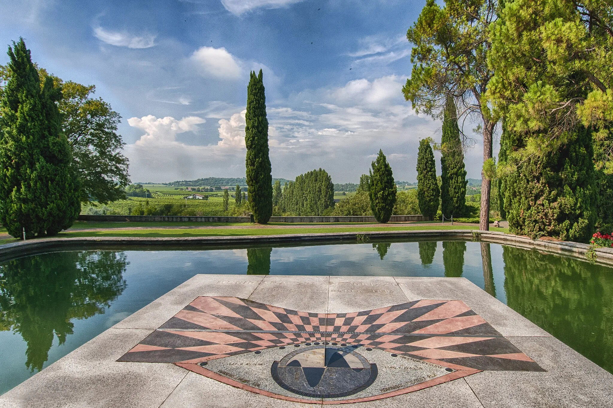 Photo showing: Meridiana parco giardino sigurtà