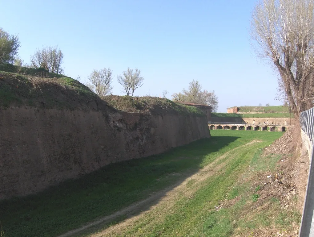 Photo showing: Citadel of Alessandria wall
