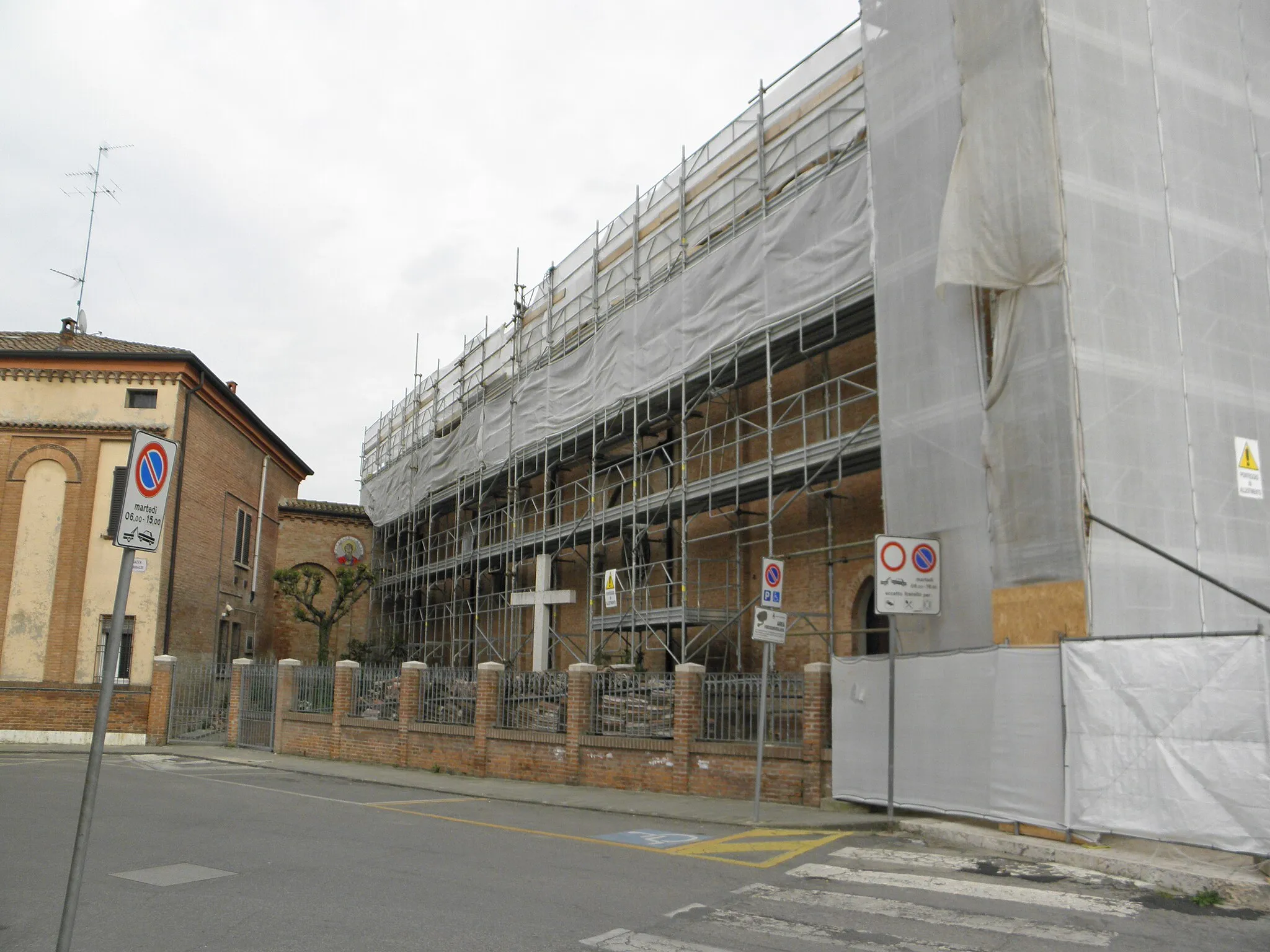 Photo showing: Bondeno, chiesa della Natività di Maria: i lavori di restauro dell'edificio interessato dal terremoto dell'Emilia del 2012.