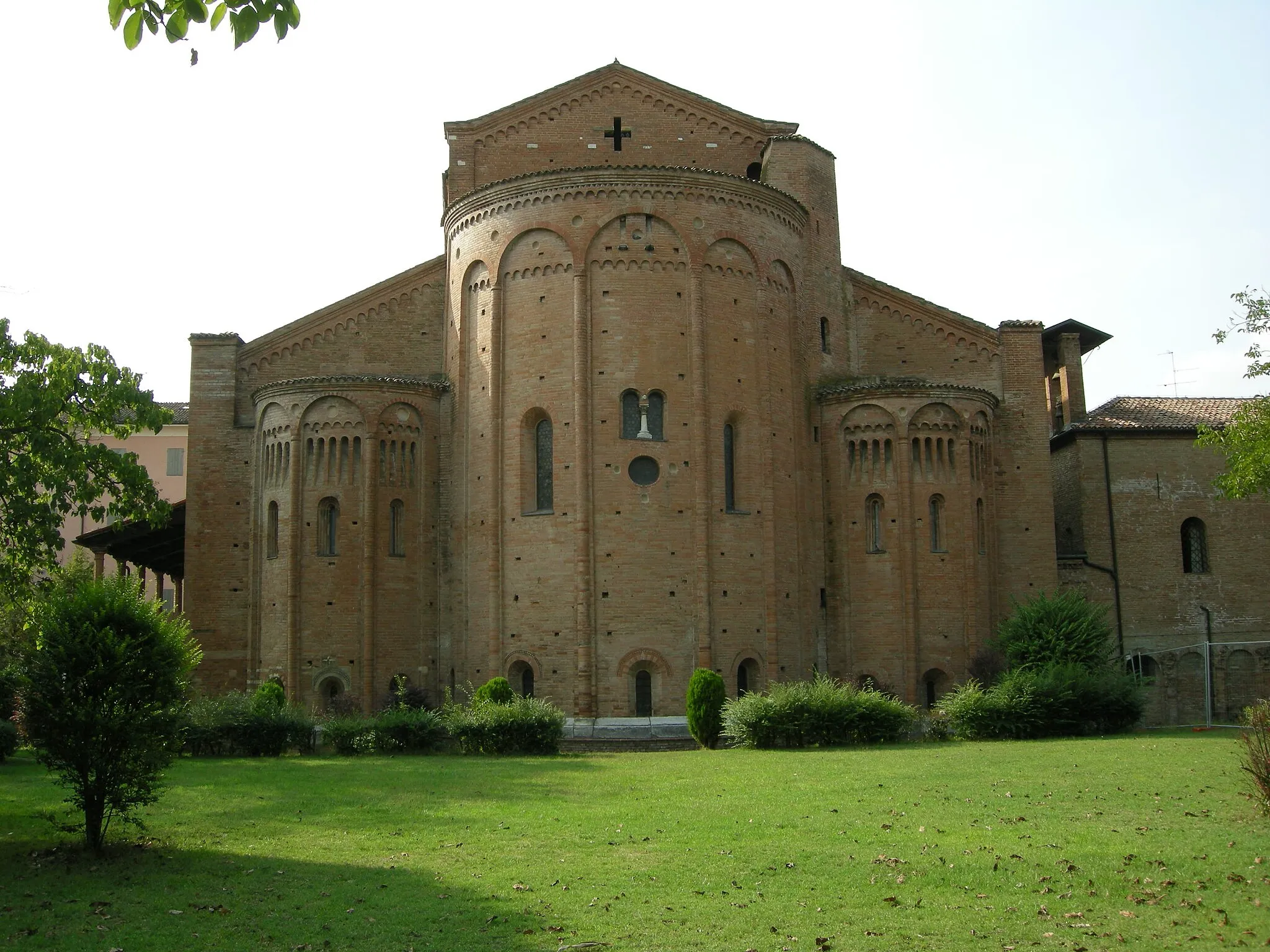 Photo showing: Abbazia di nonantola, absidi