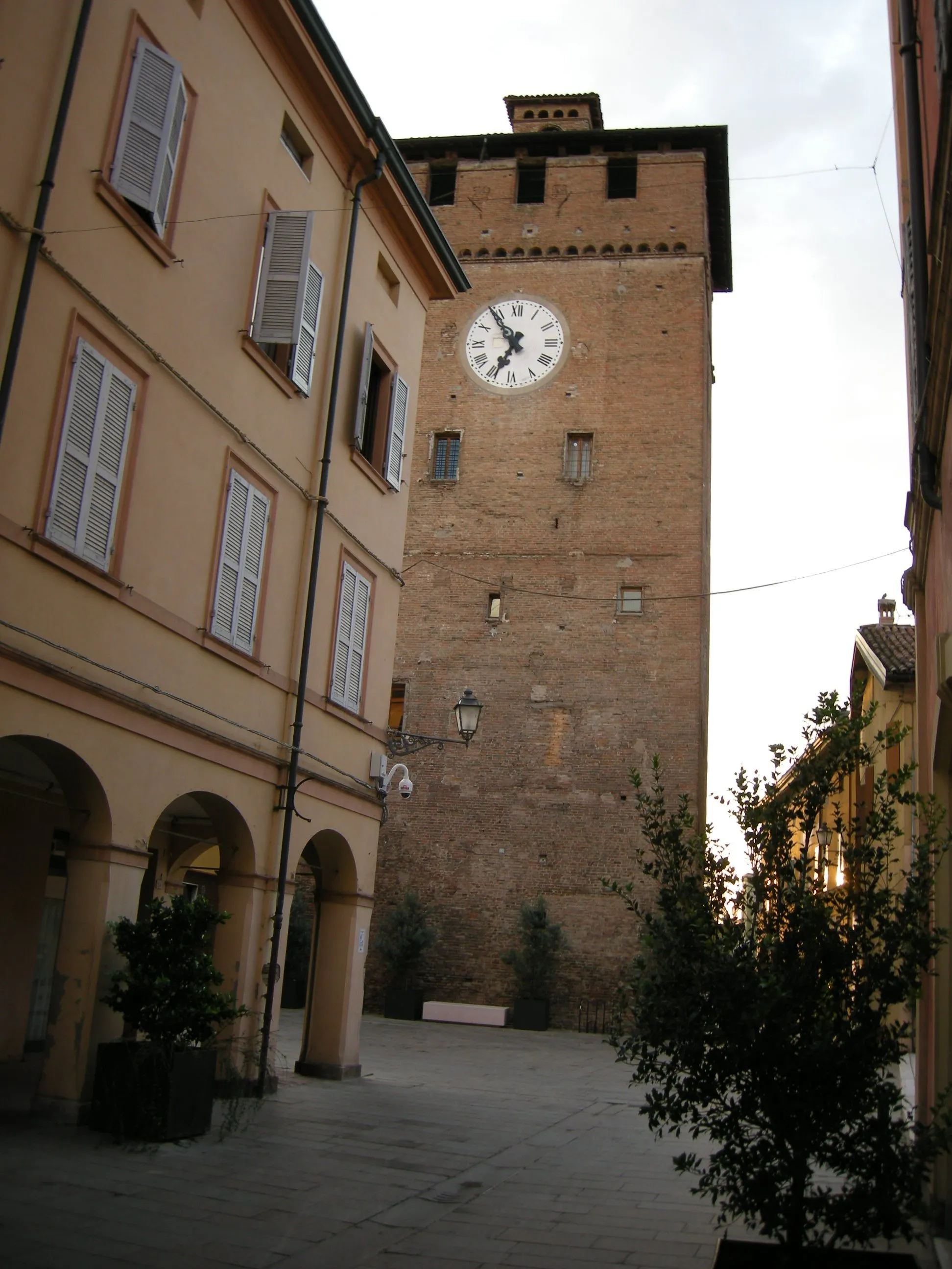 Photo showing: Nonantola, torre dei modenesi