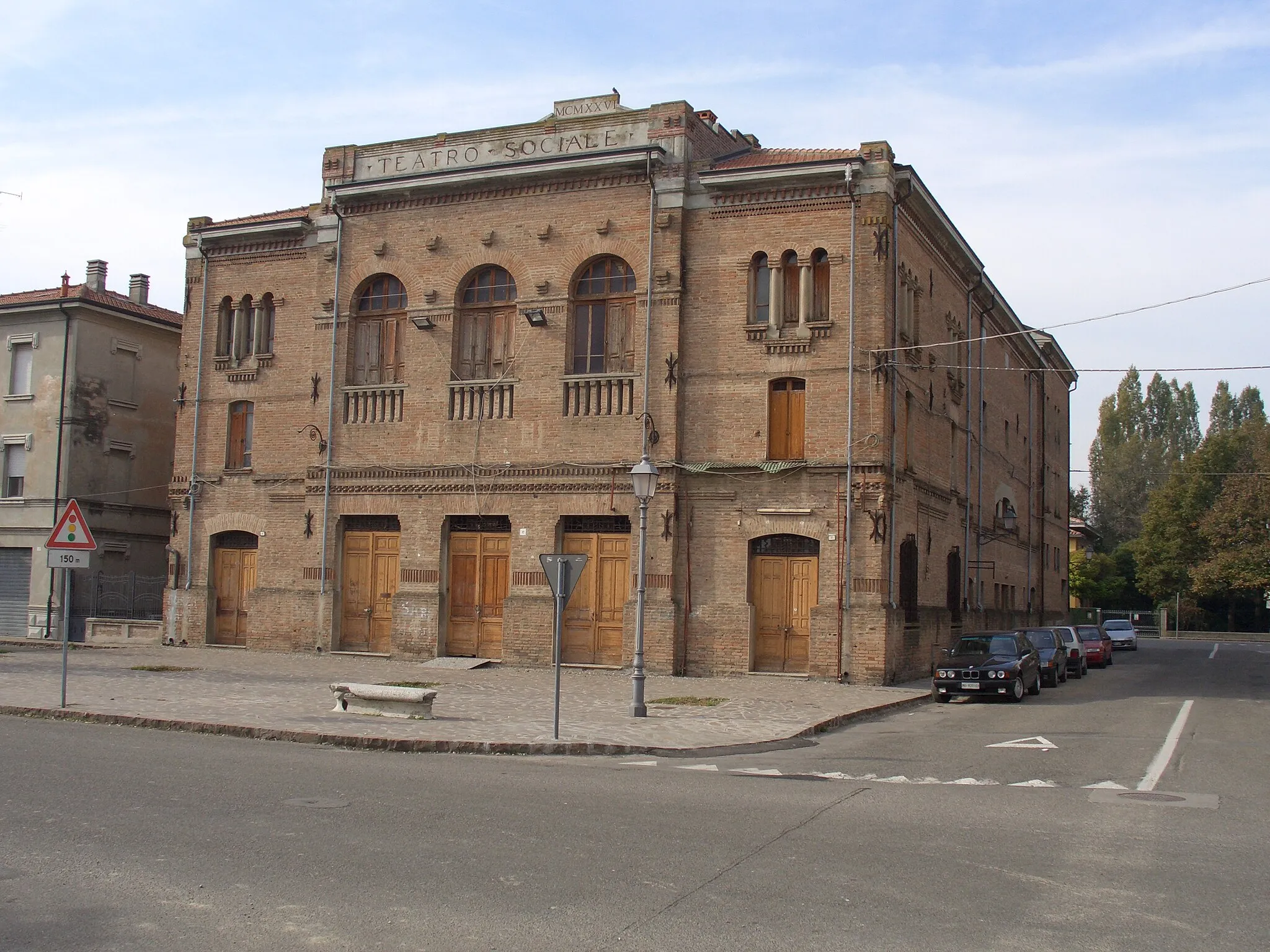 Photo showing: Teatro comunale novi di modena pre sisma 2012