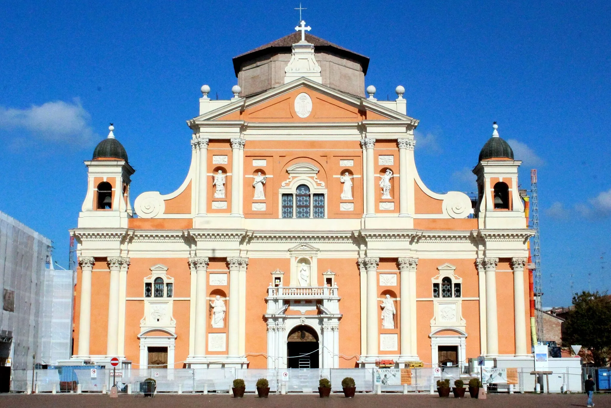 Photo showing: Basilica Cattedrale in Carpi (Duomo di Carpi), Province of Modena, Emilia-Romagna, Italy