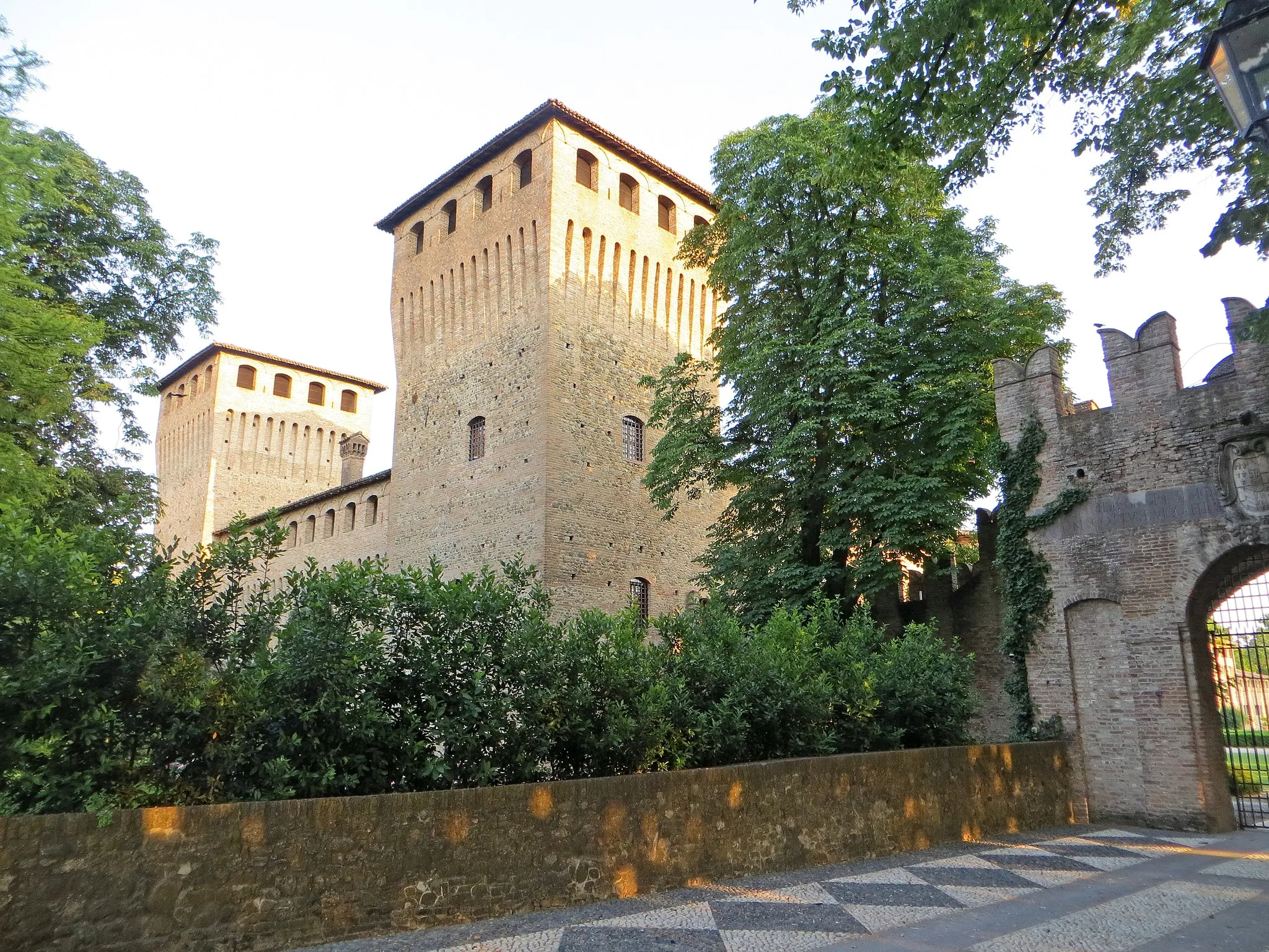 Photo showing: Castello di Castelguelfo - lato nord