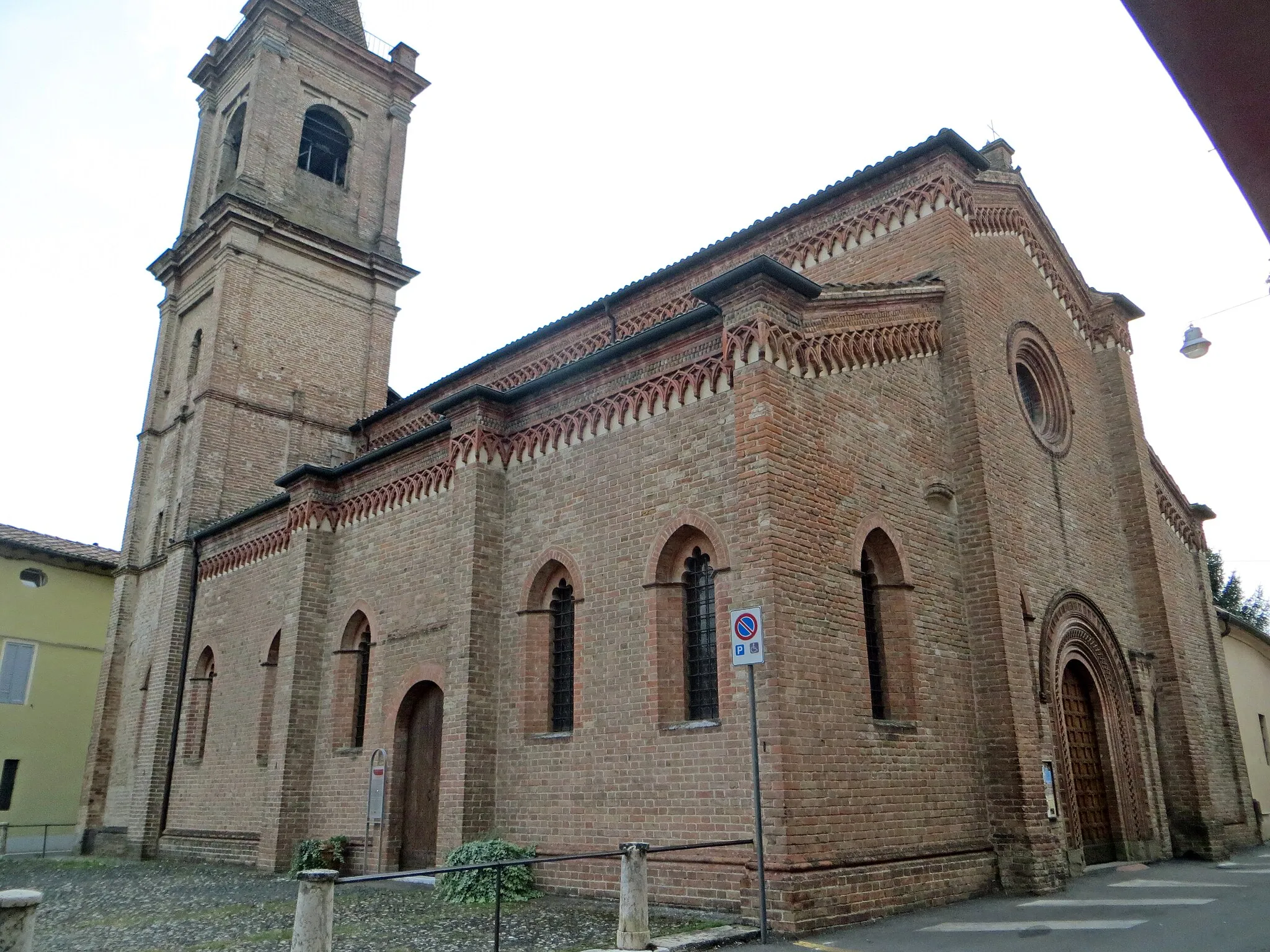 Photo showing: Chiesa di Santa Croce (Fontanellato) - facciata e lato nord