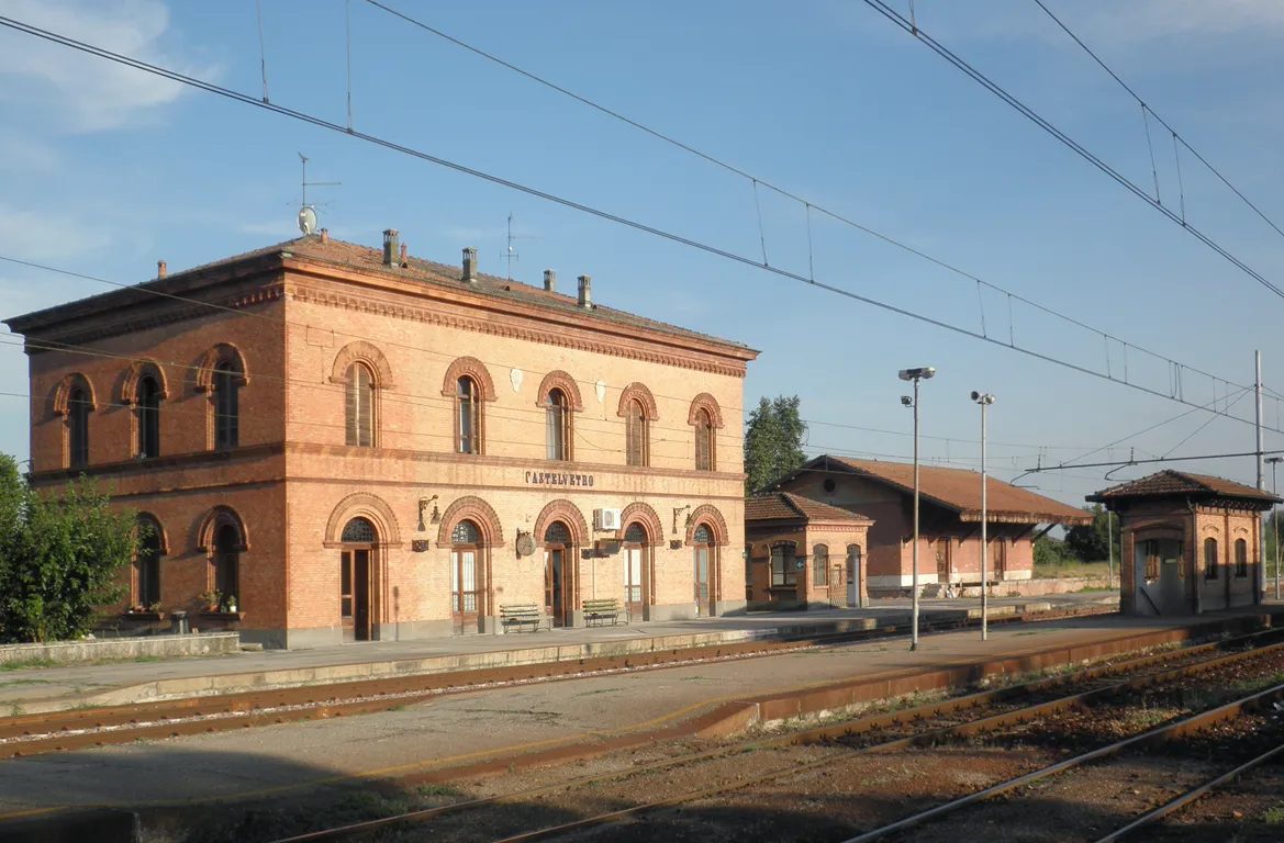 Photo showing: Stazione ferroviaria di Castelvetro