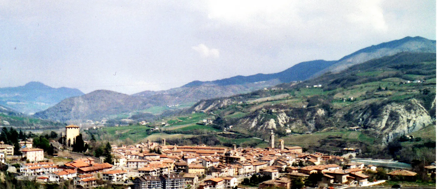 Photo showing: Panorama of the old town of Bobbio