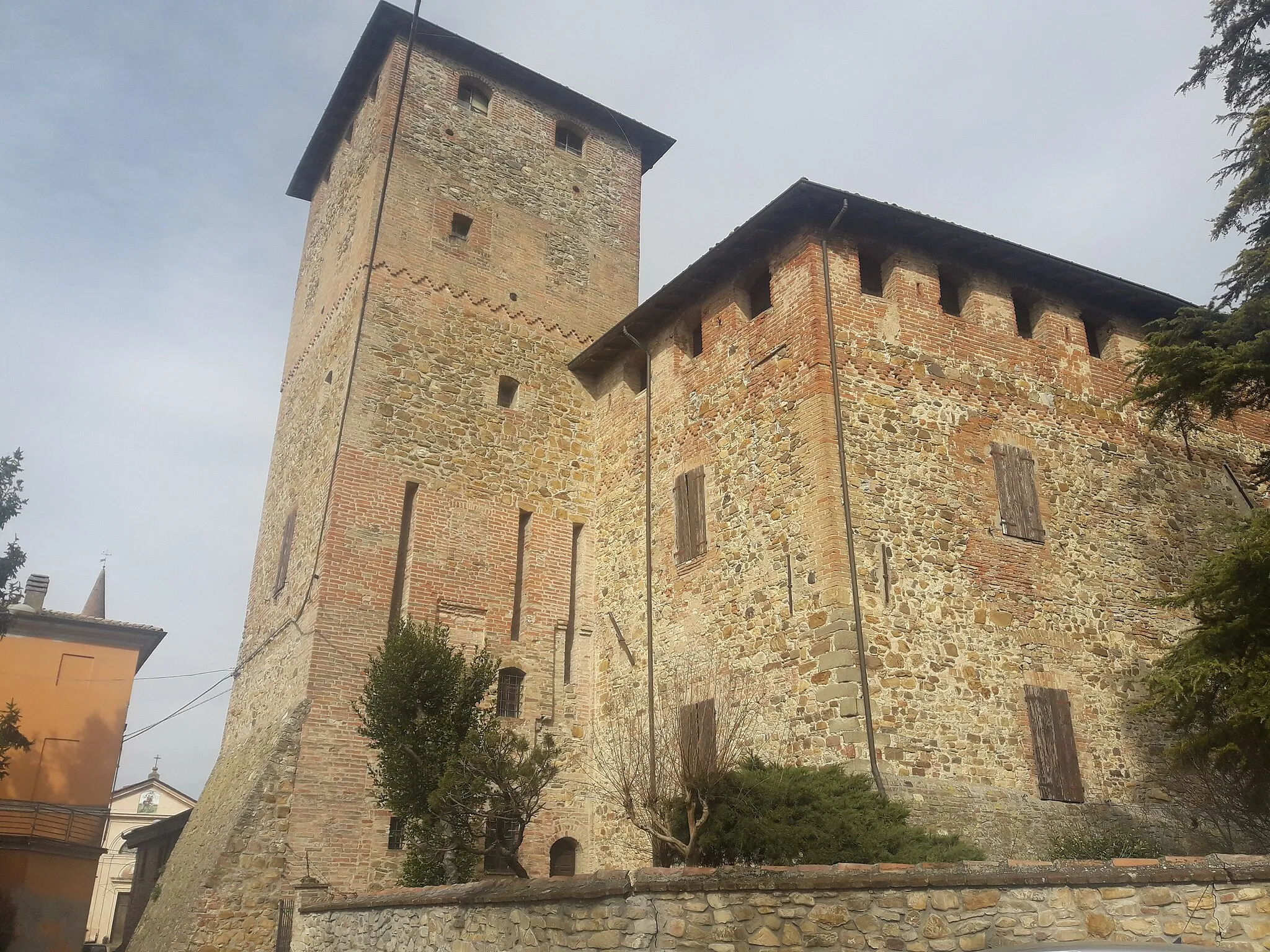 Photo showing: Castle of Corano, municipality of Borgonovo Val Tidone, Piacenza, Italy