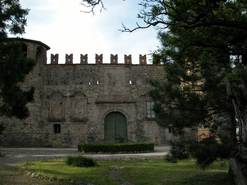 Photo showing: Foto mia personale, entrata del castello di Statto, 2008