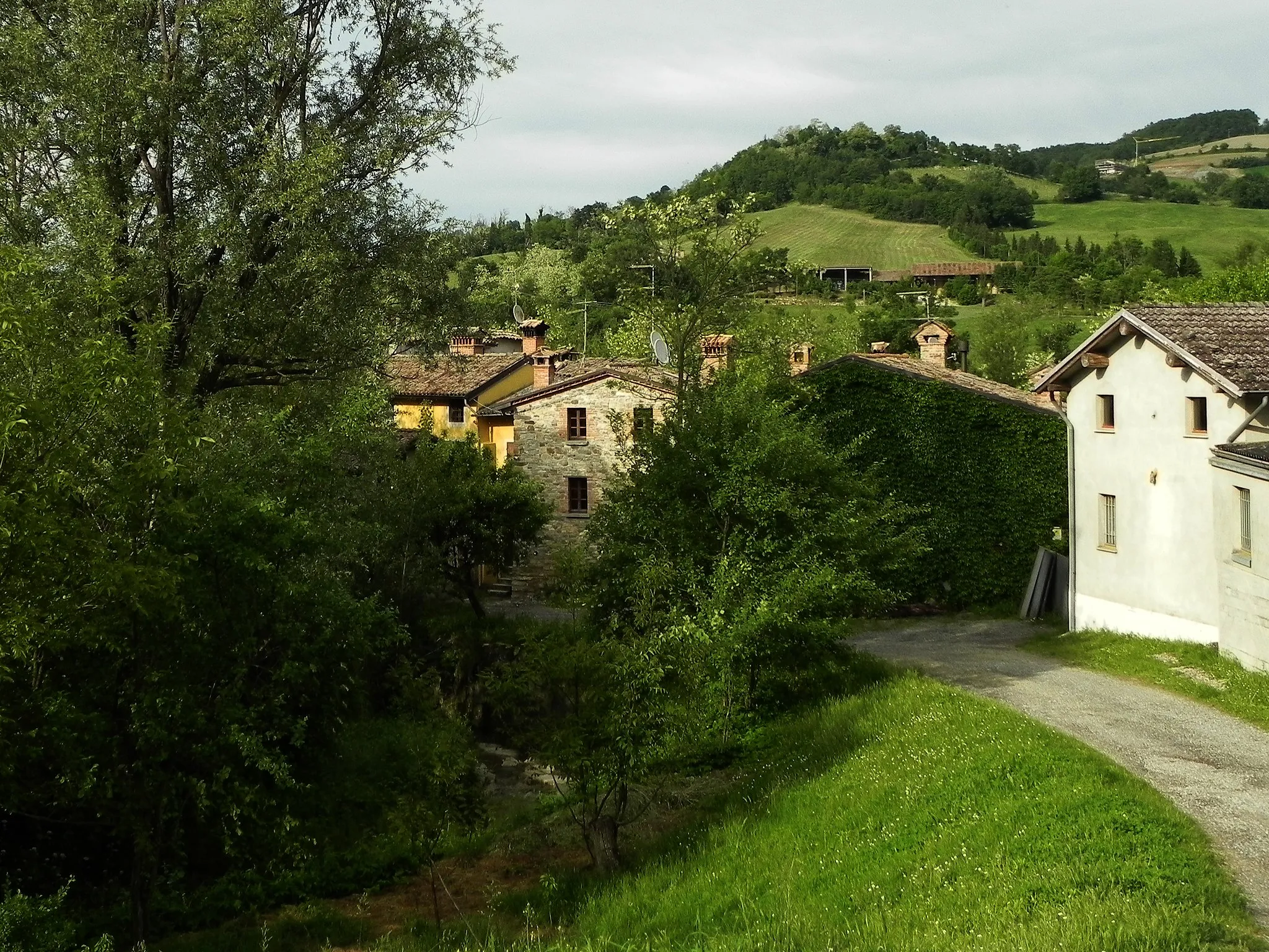 Photo showing: Uno scorcio della frazione di Case Gazzoli (Pianello Val Tidone, PC)