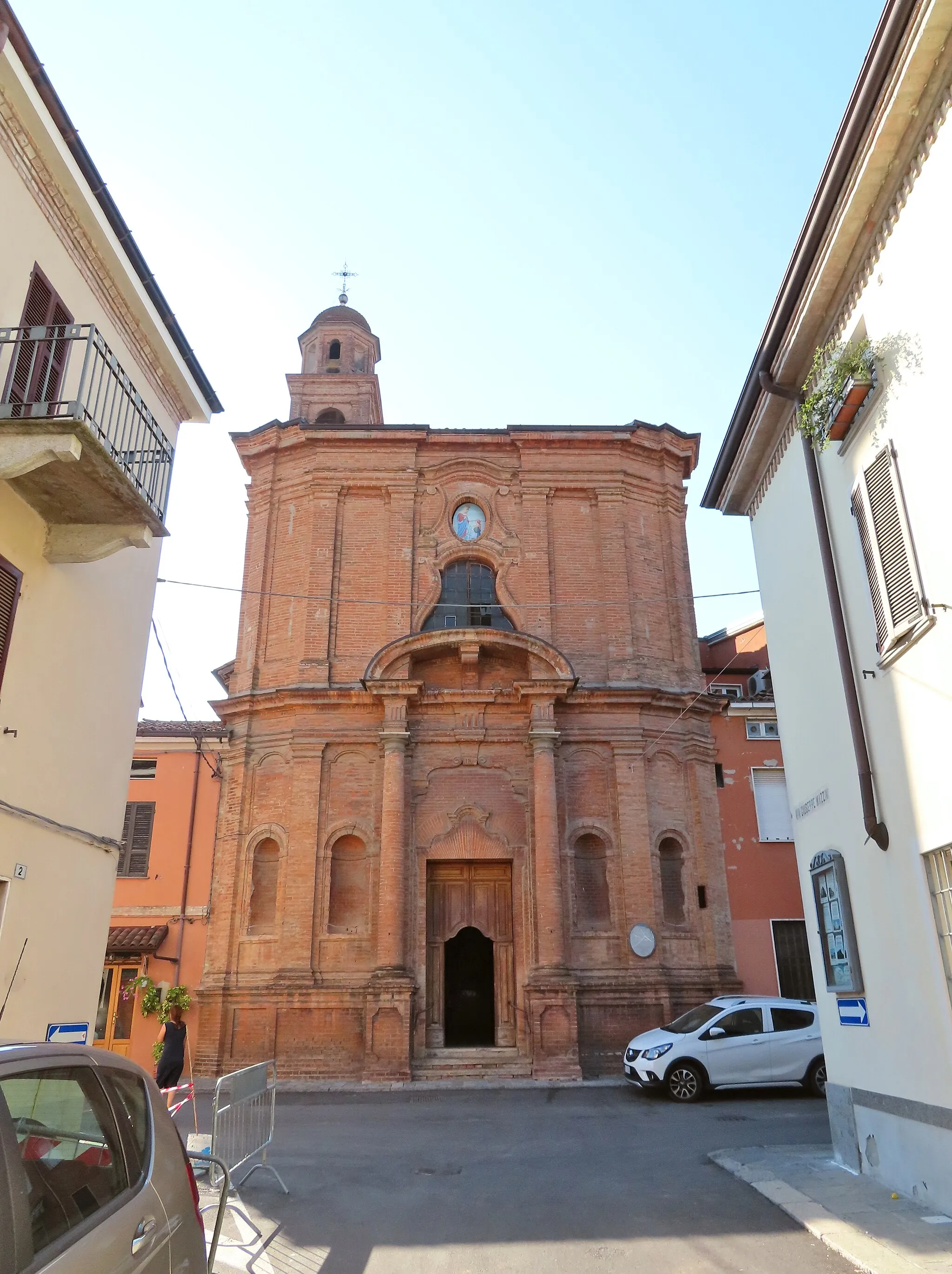 Photo showing: Facciata della chiesa della Beata Vergine di Caravaggio