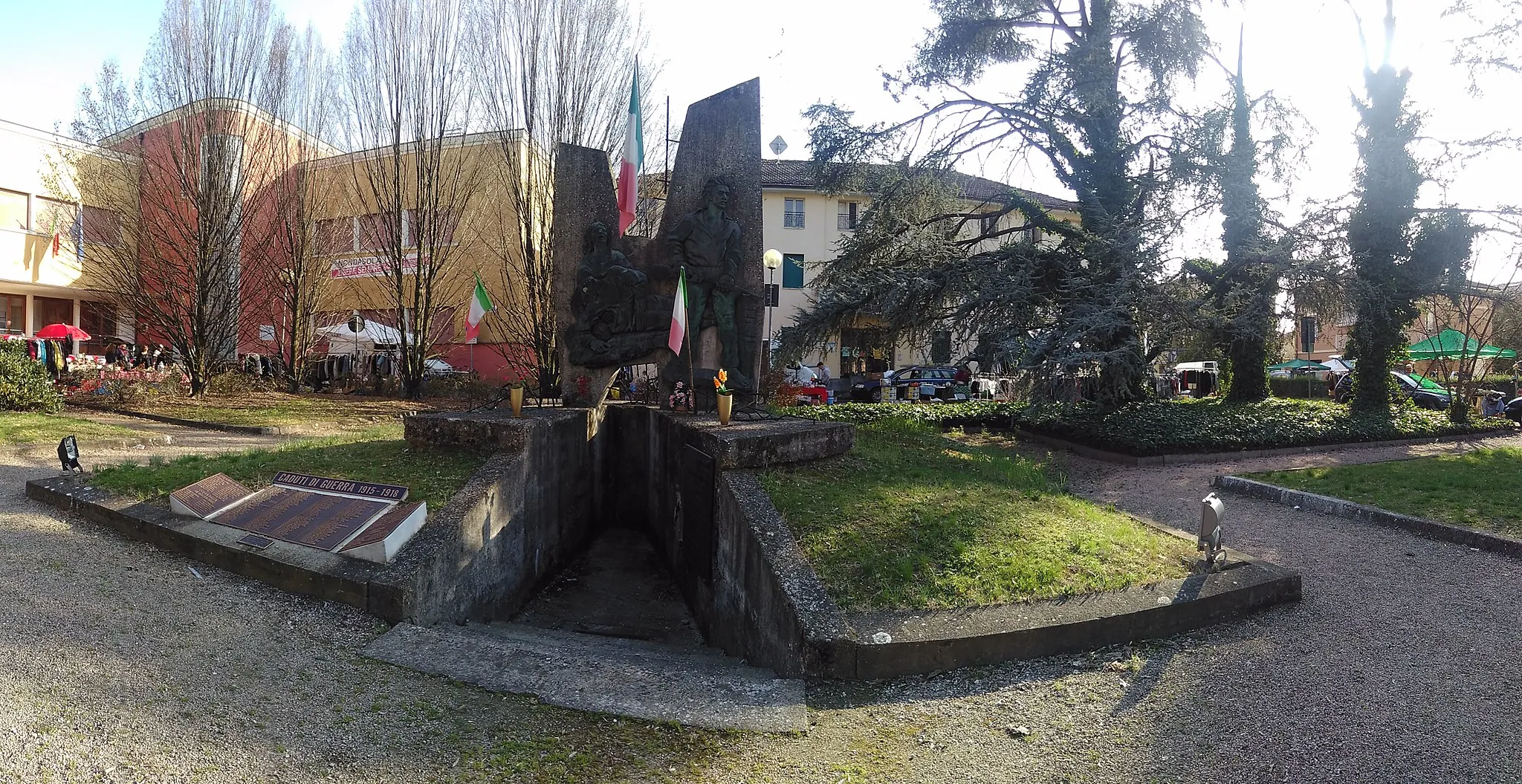 Photo showing: Il Monumento alla Resistenza a Cadelbosco di Sopra