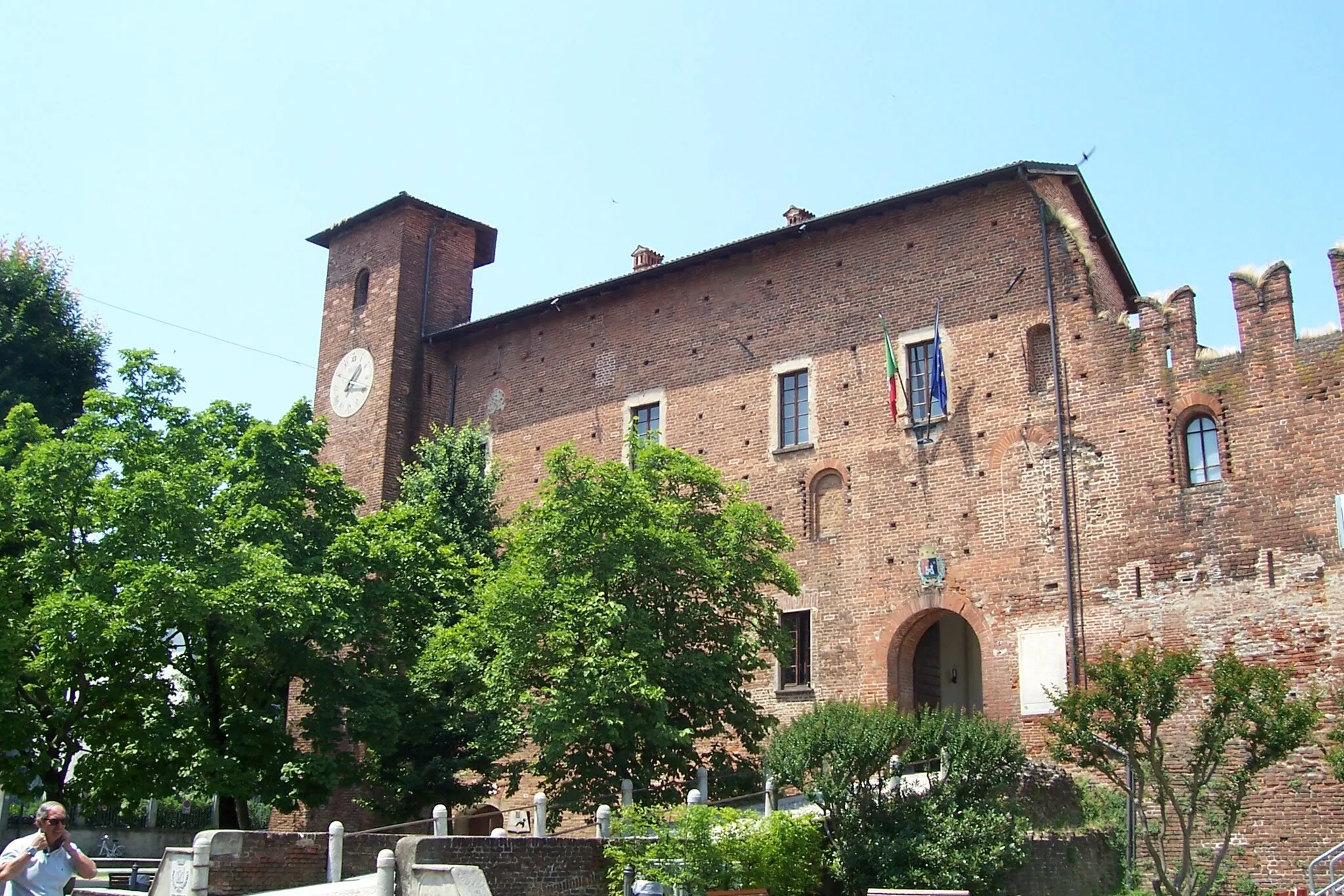 Photo showing: Il Castello Visconteo di Binasco al centro