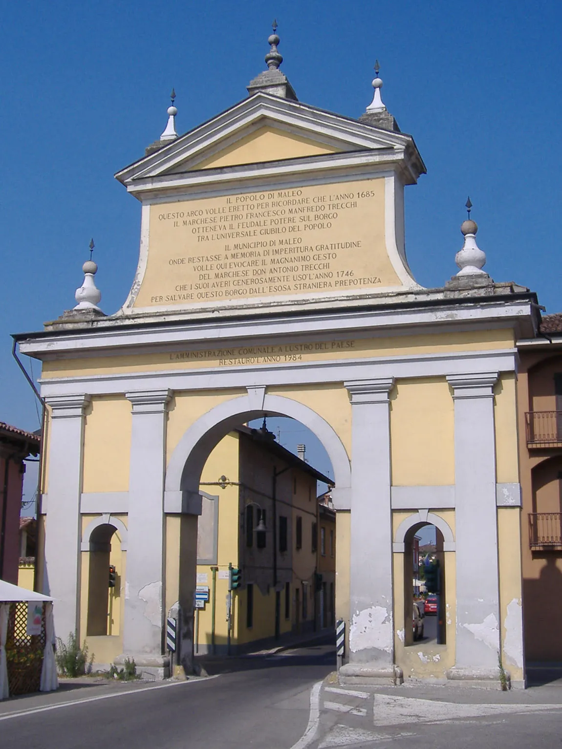 Photo showing: The Trecchi Arch in Maleo, Italy
