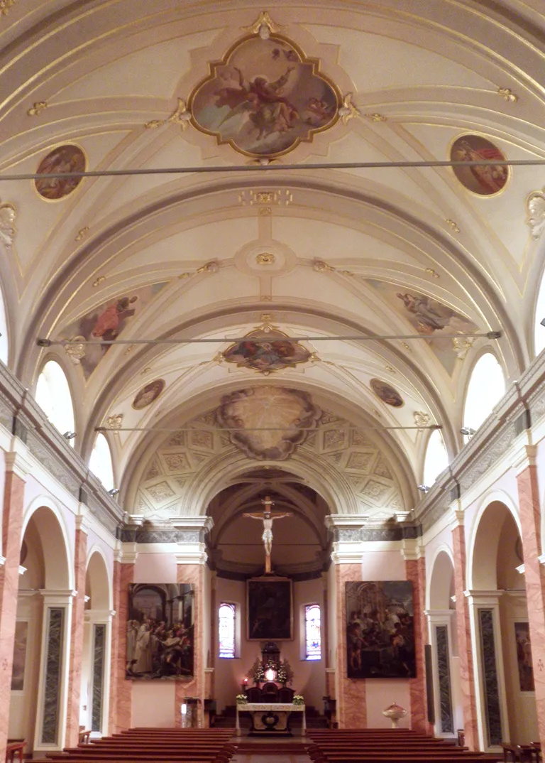 Photo showing: Interno della chiesa parrocchiale di Spino d'Adda