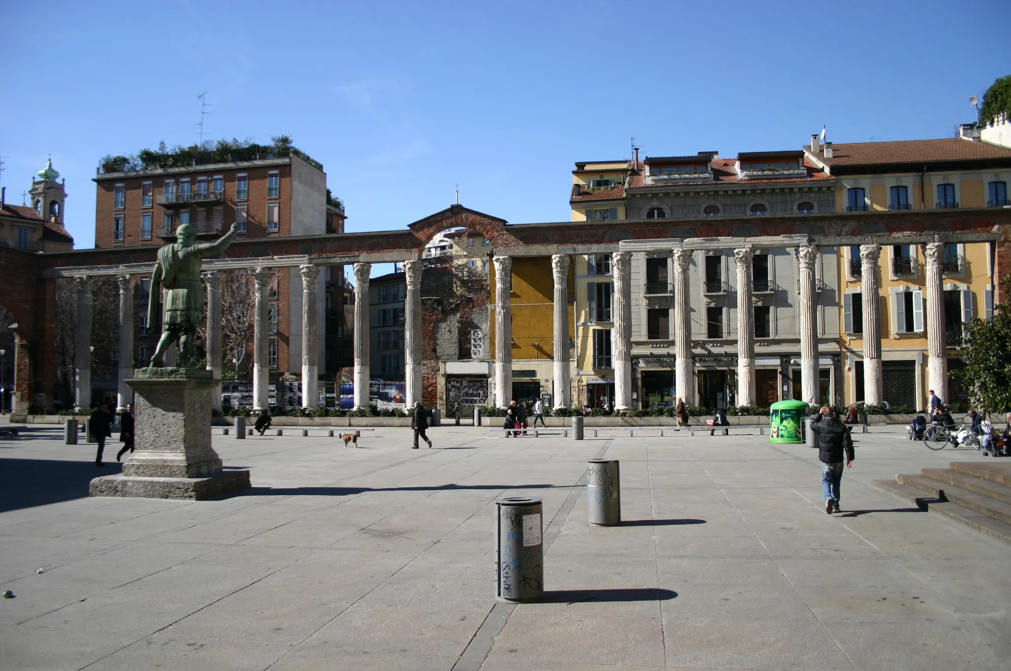Photo showing: The Columns of San Lorenzo in Milan, Italy. Picture by Giovanni Dall'Orto, February 27 2007.