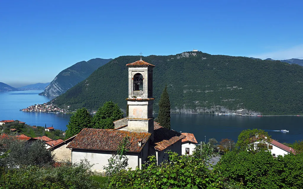 Photo showing: Chiesa di San Giacomo, seen from the main road.