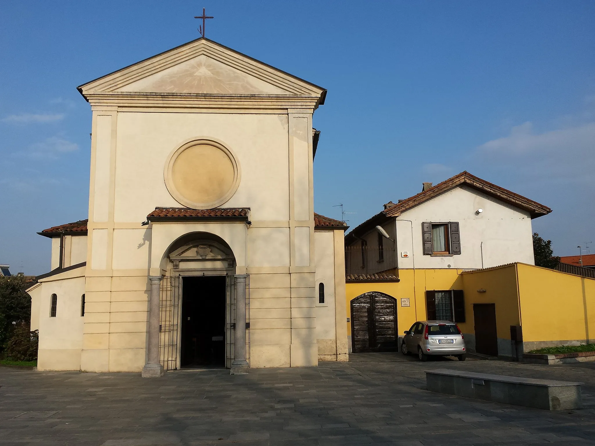 Photo showing: Moirago - Chiesa parrocchiale dei Santi Vincenzo e Bernardo.