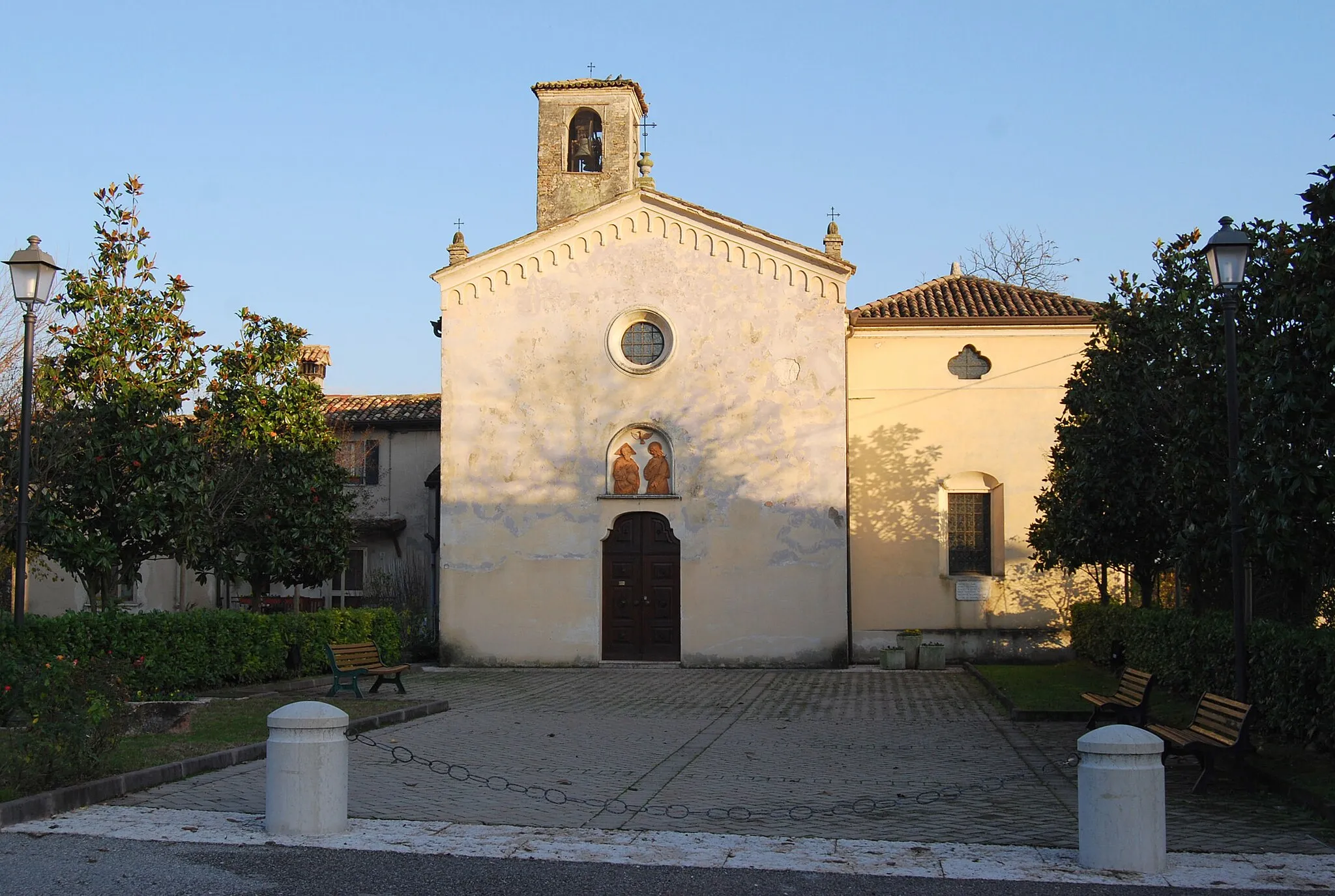 Photo showing: Olfino, chiesa della SS. Trinità del XIV sec.