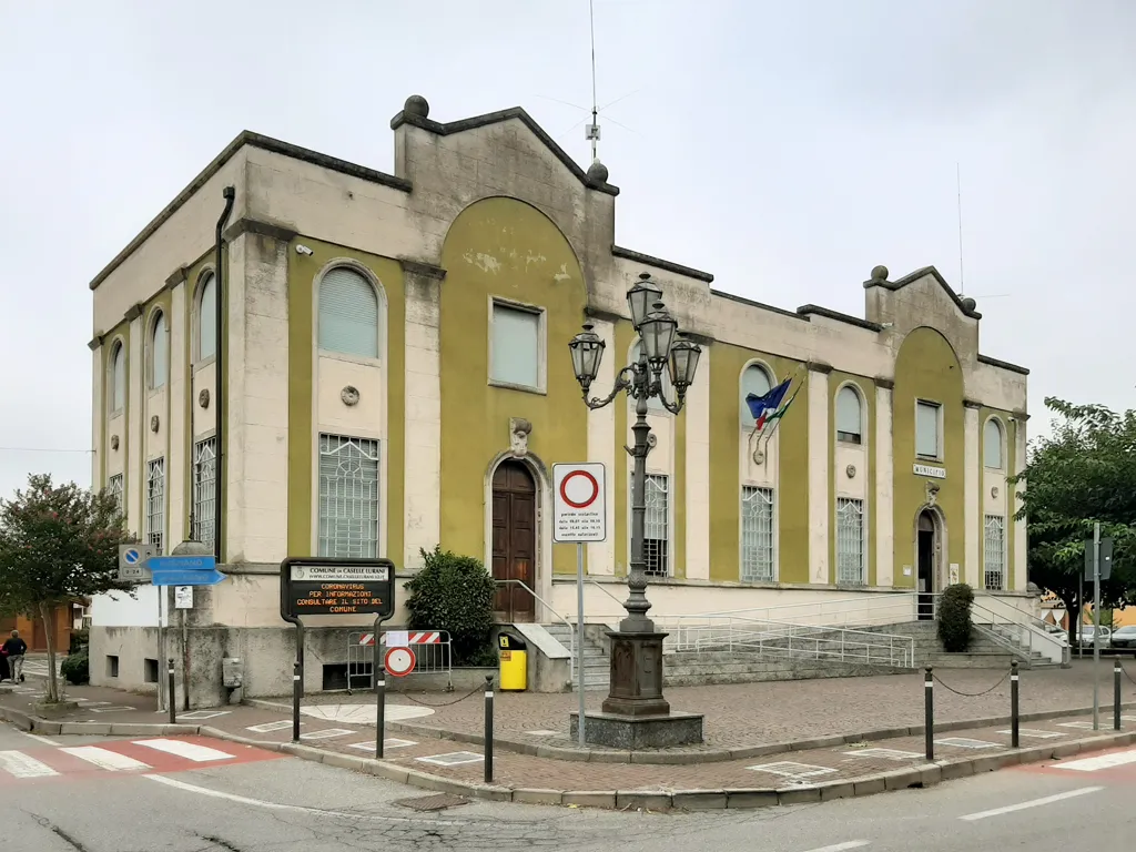 Photo showing: Il municipio di Caselle Lurani.