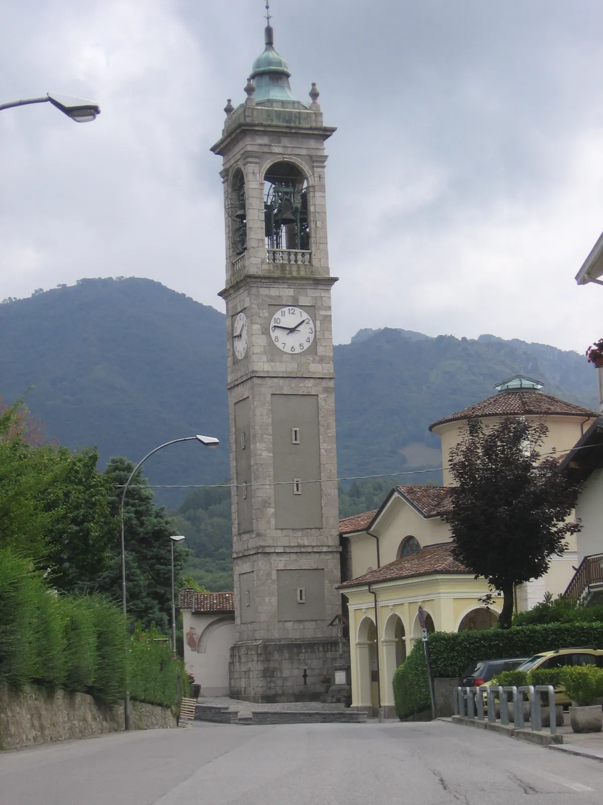 Photo showing: Church of the Assumption, Endenna di Zogno, Bergamo, Italy