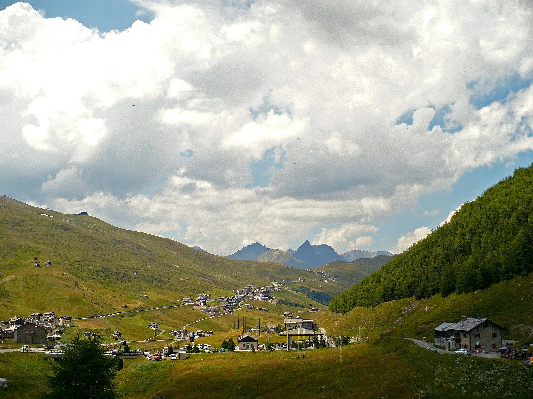 Photo showing: Trepalle and Eira Pass seen from the road to Foscagno Pass