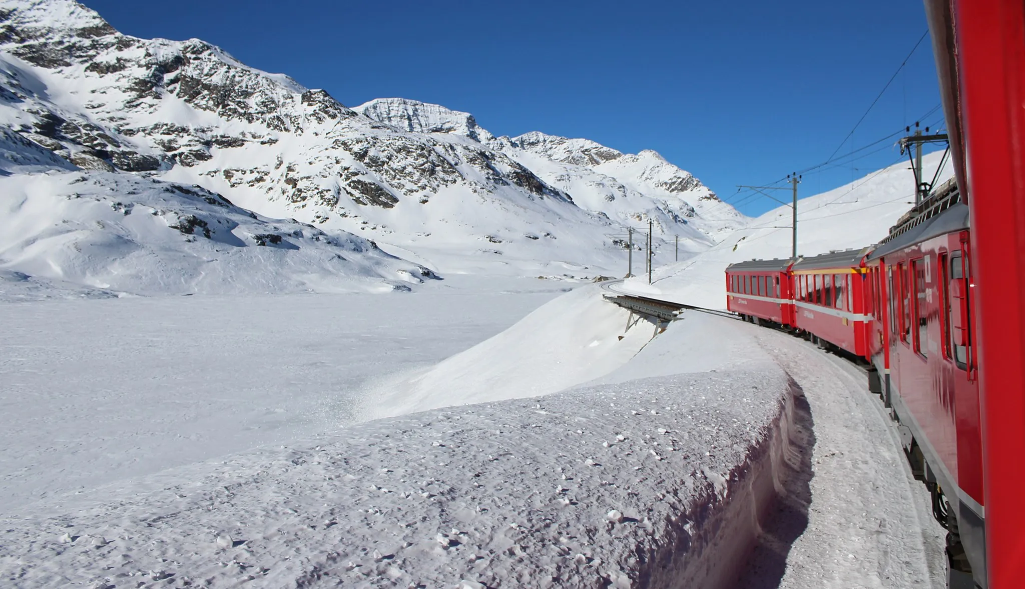 Photo showing: Riding the Rhaetian Railway over the Bernina Pass in Winter