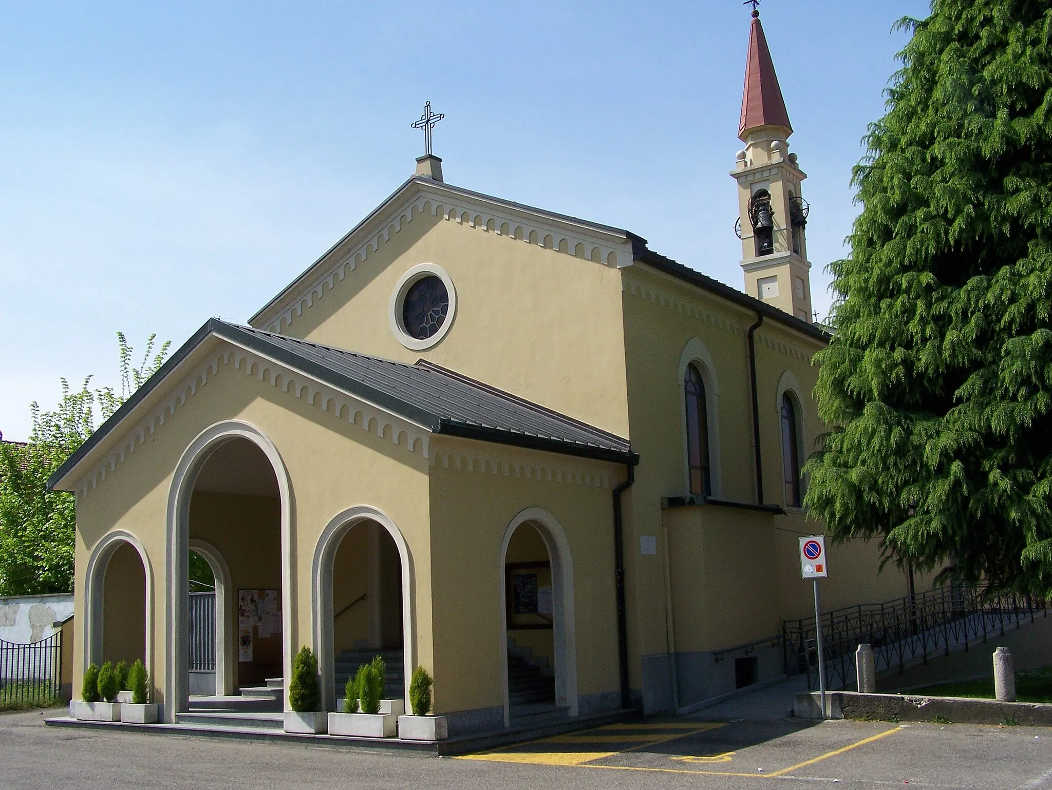 Photo showing: Chiesa di San Vincenzo a Cerello frazione di Corbetta (MI)