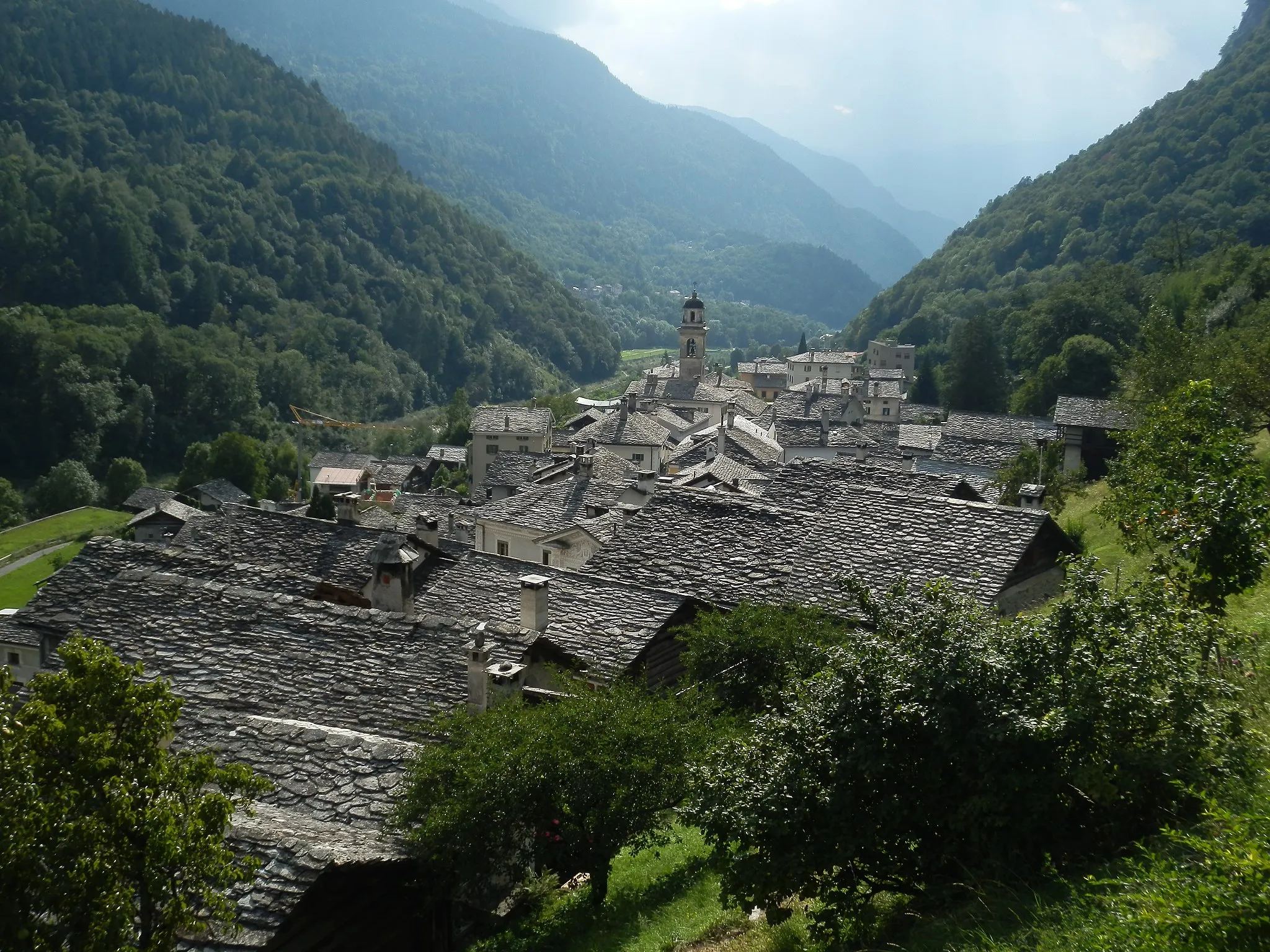 Photo showing: Visuale dall'alto del paesino di Castasegna.