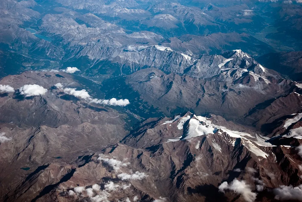 Photo showing: Village Bormio, Ortler and Ortler Alps, Pizzo Tresero and Valfurva at 10000m